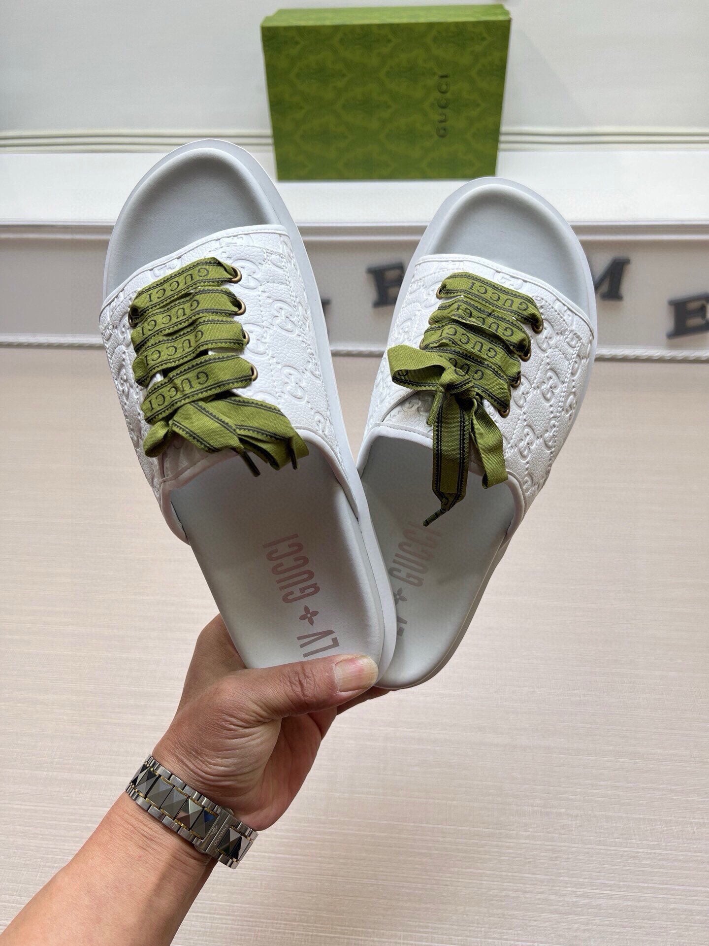 5WB242ZDE Stylish Slippers