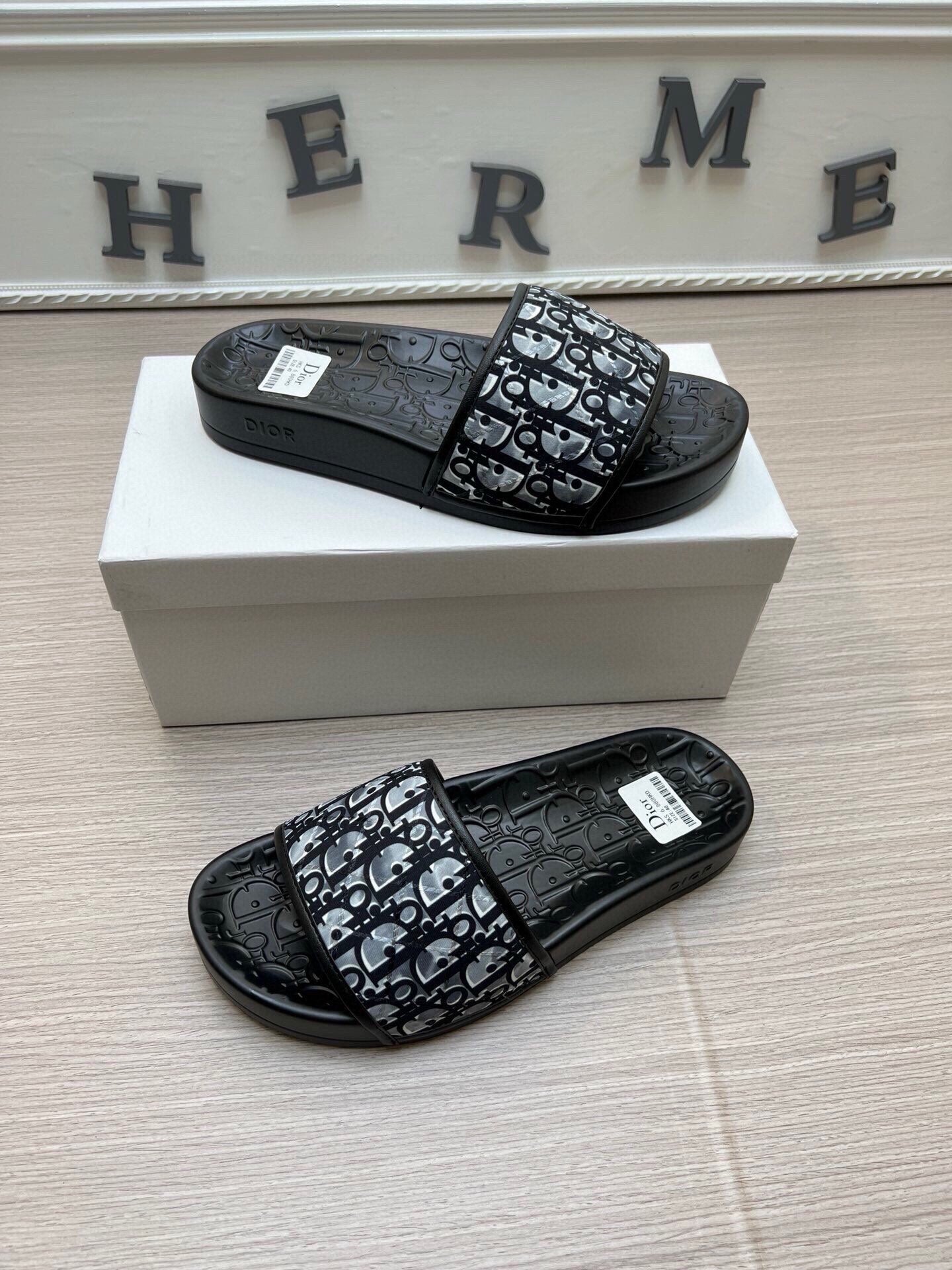 5LD214ZDE Stylish Slippers