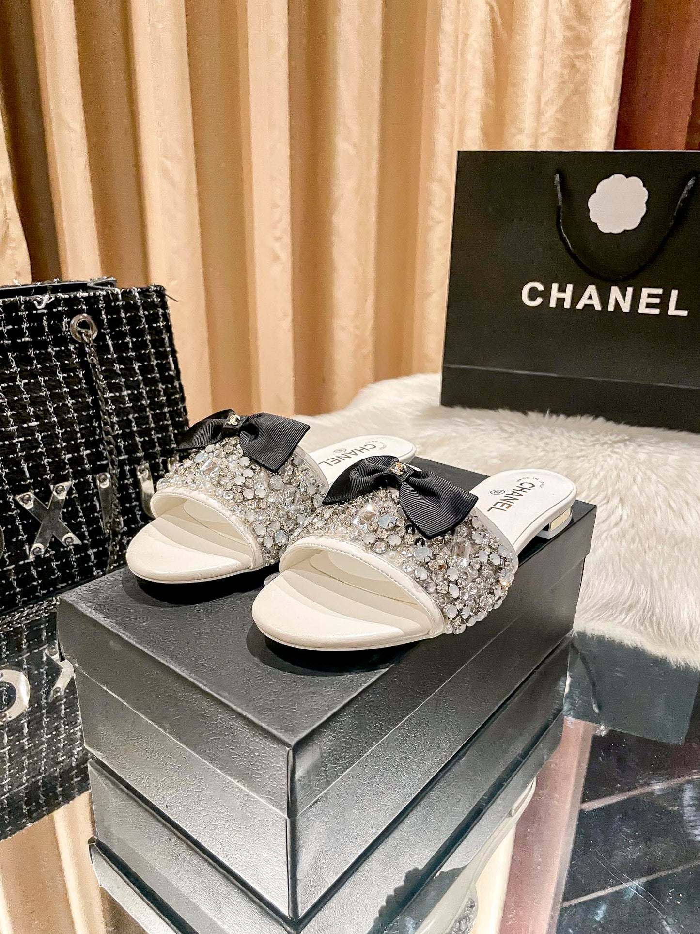 14C165ZDE Stylish Slippers