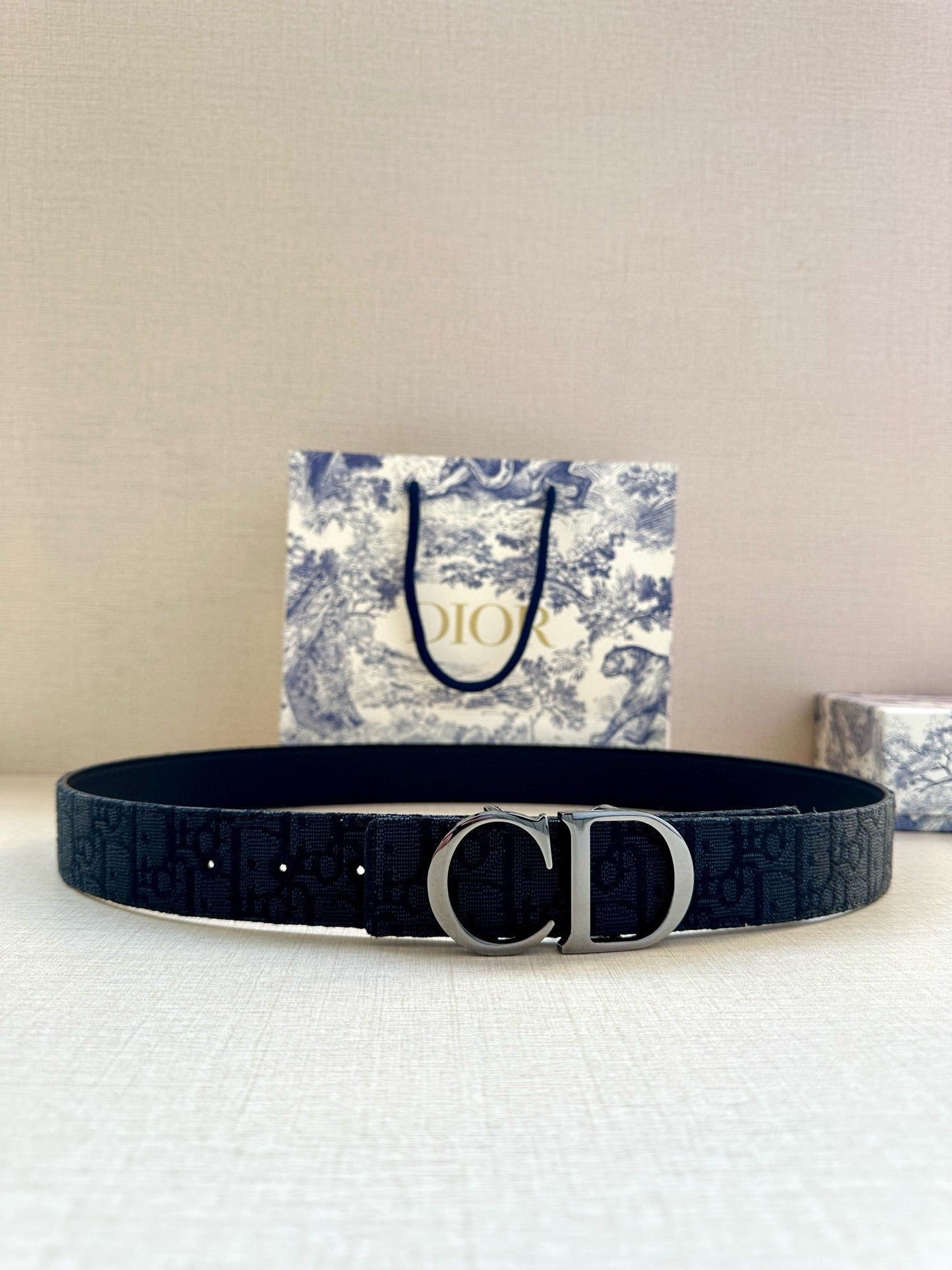 155RD206PDE Stylish  High quality belt With full package