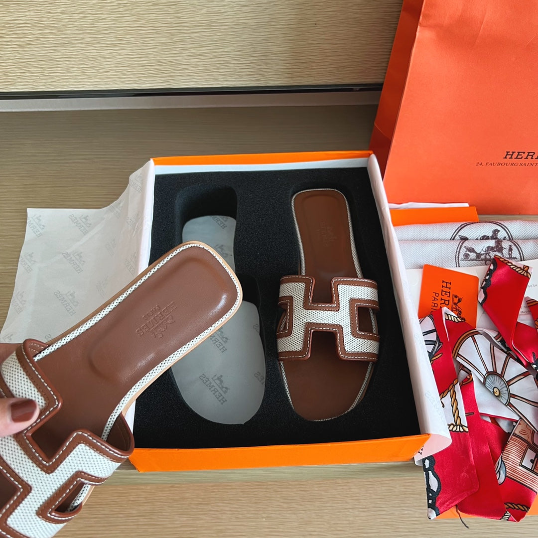 1ZH240ZDE Stylish Slippers