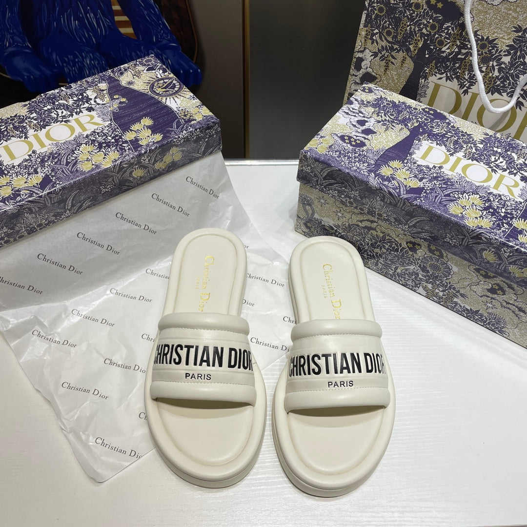 14D76ZDE Stylish slippers