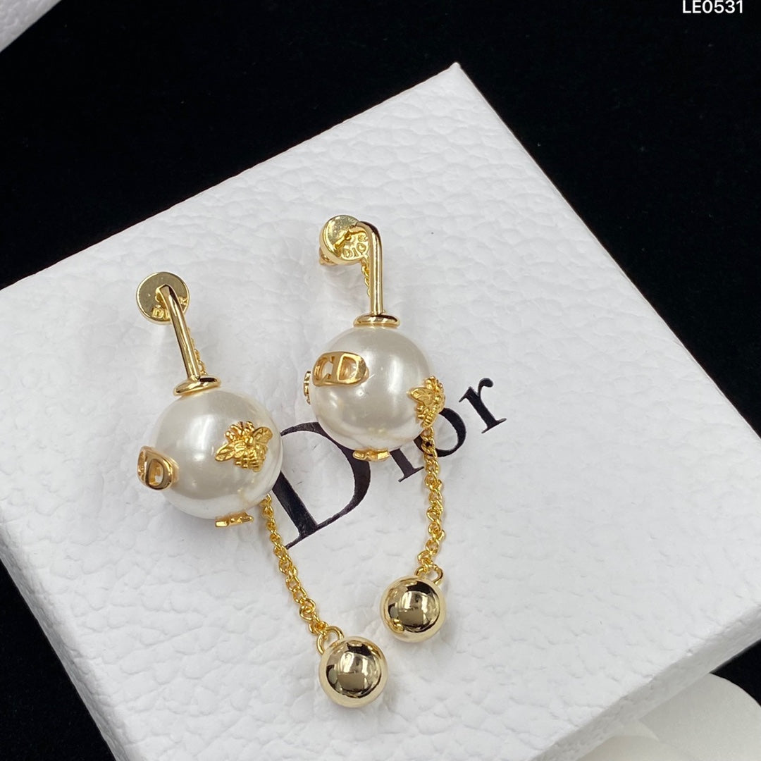 1YD206EDE Stylish Earrings