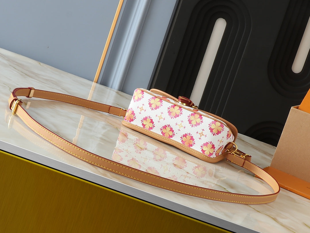 15XE2BDE Stylish leather bag)