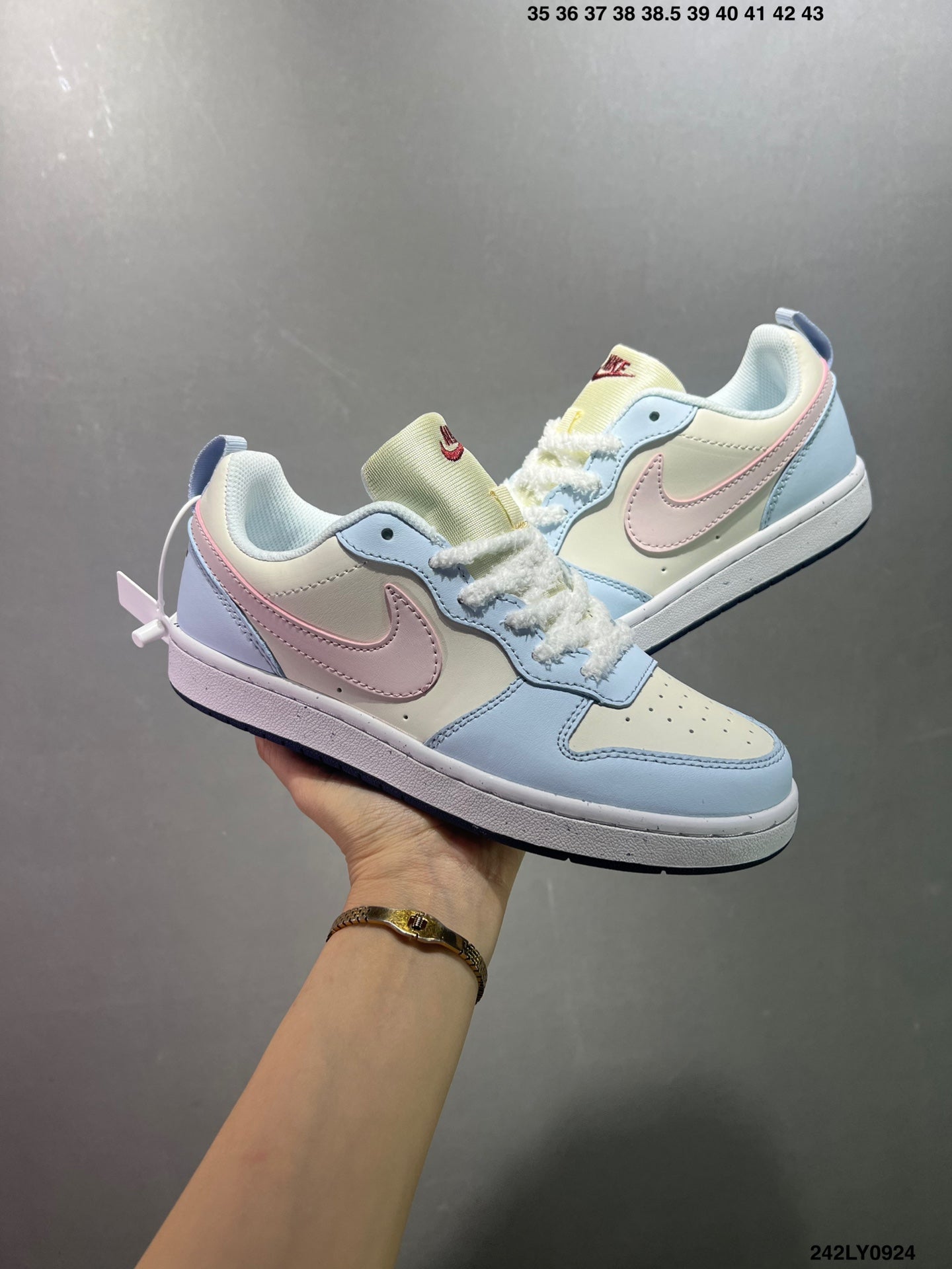 435ZA21ZDE Stylish shoes