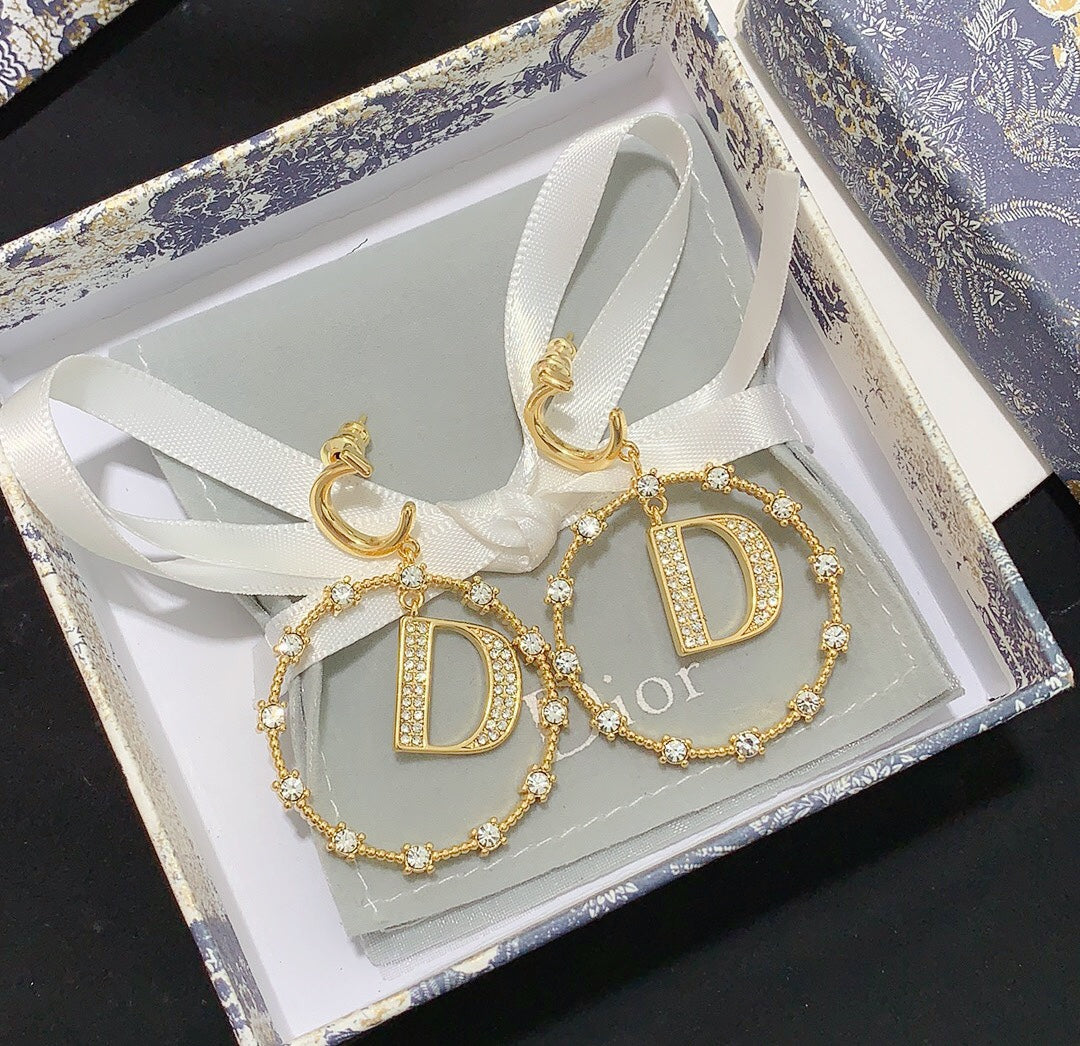 1YD304EDE Stylish Earrings