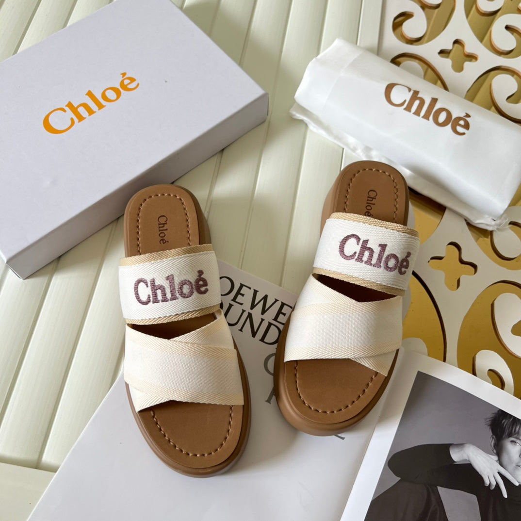 14B138ZDE Stylish Slippers