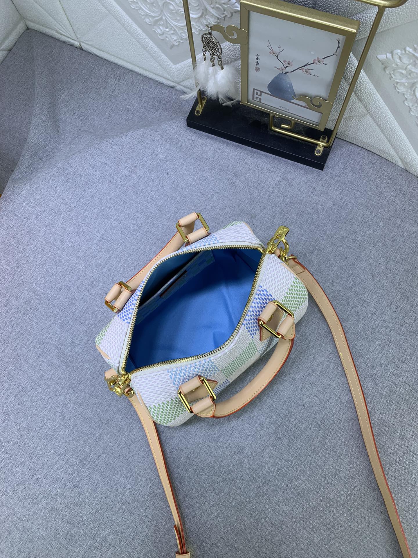 2XE334BDE Stylish leather bag 