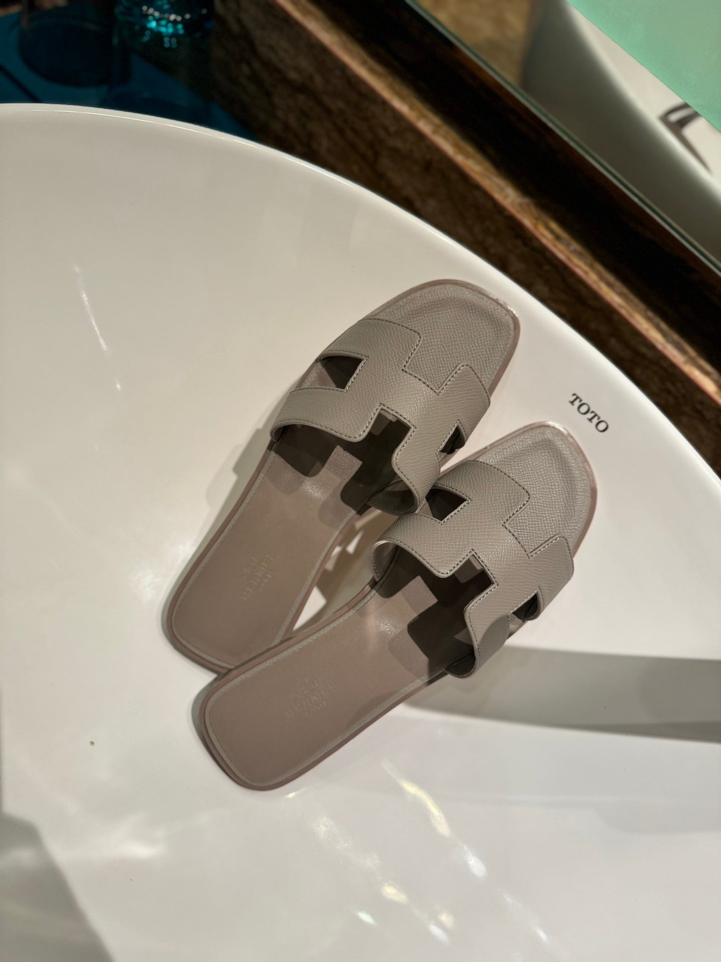 1ZH235ZDE Stylish Slippers