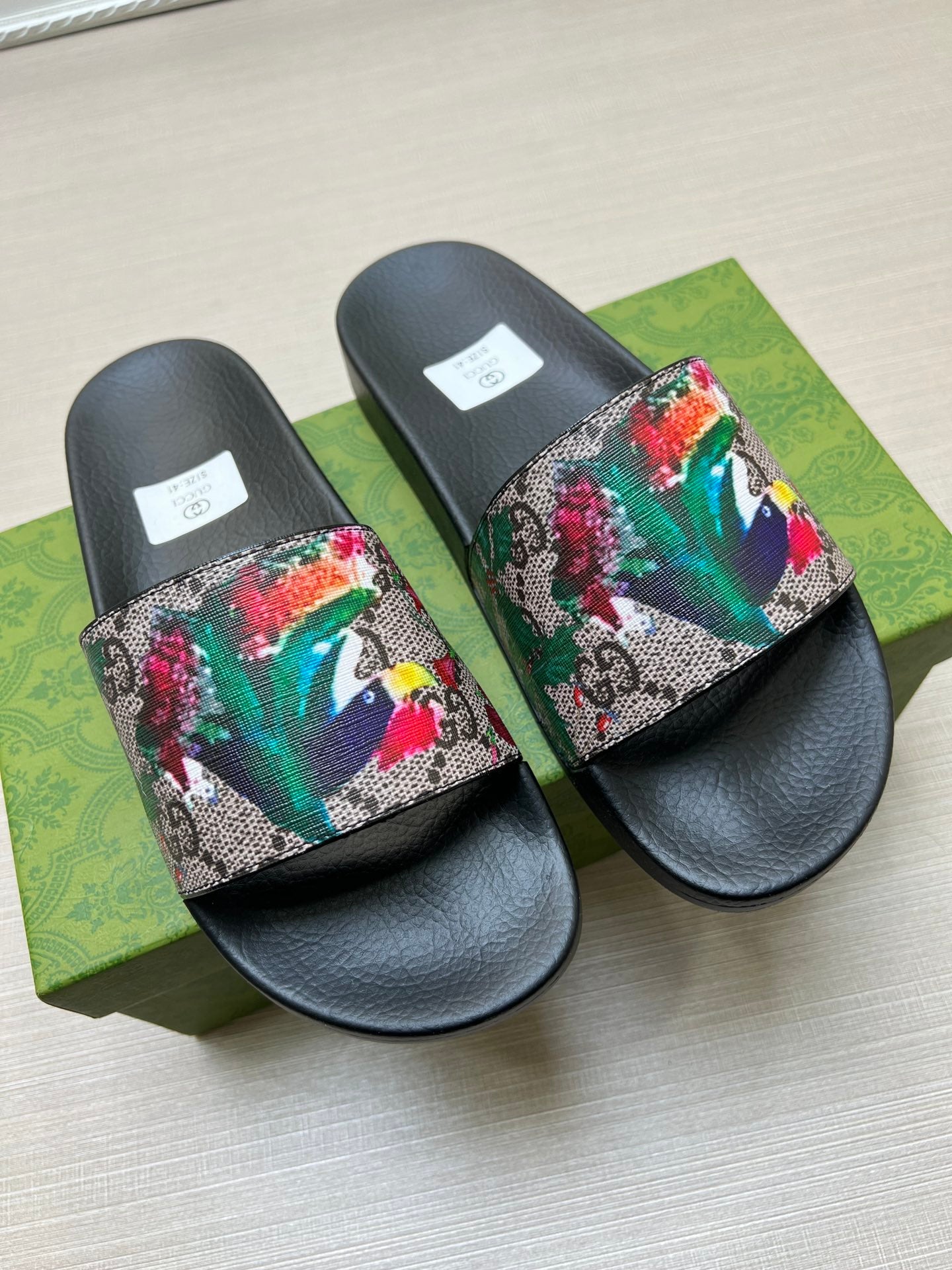 5WB239ZDE Stylish Slippers