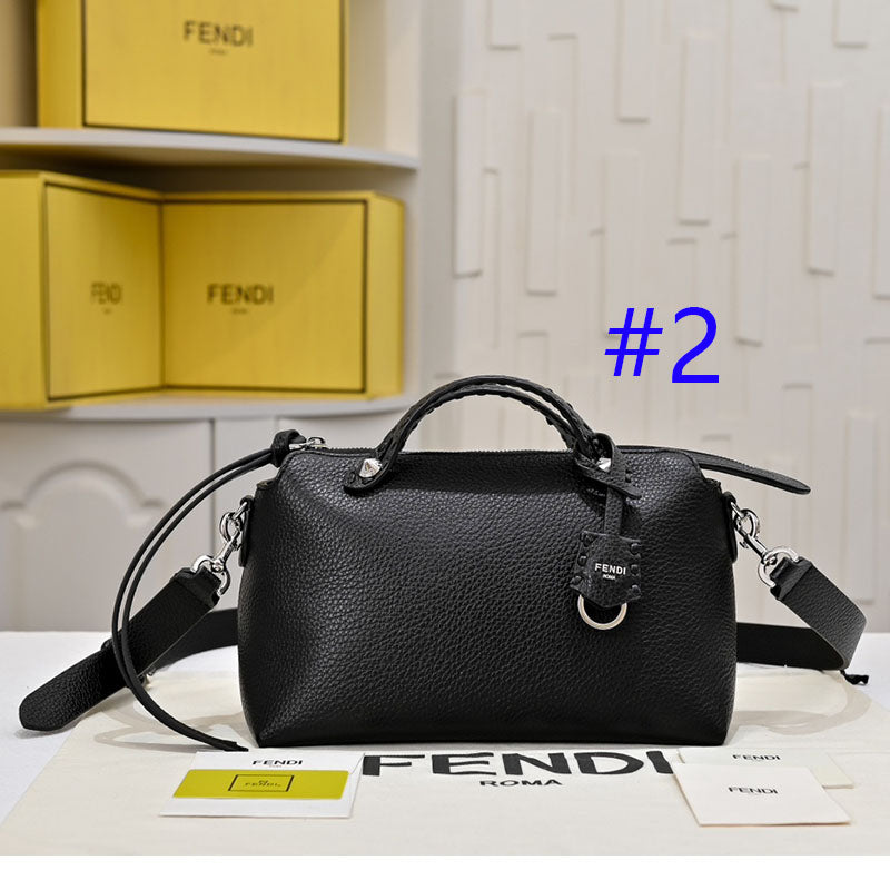 1WF109BDE Stylish leather bag