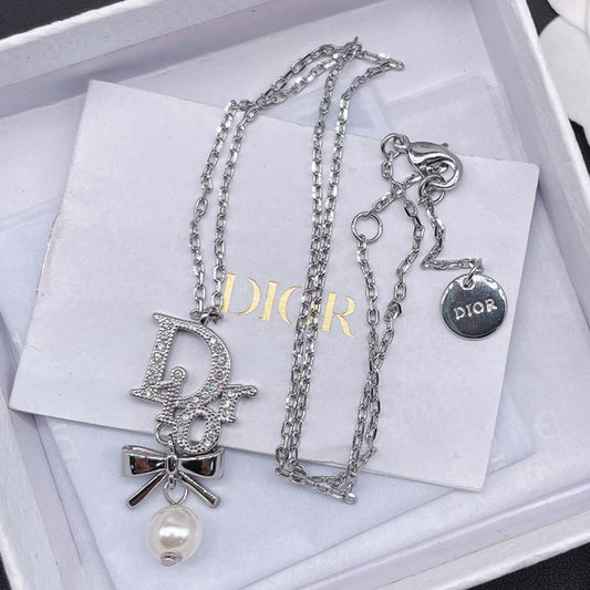 1YD210XDE Stylish Necklaces
