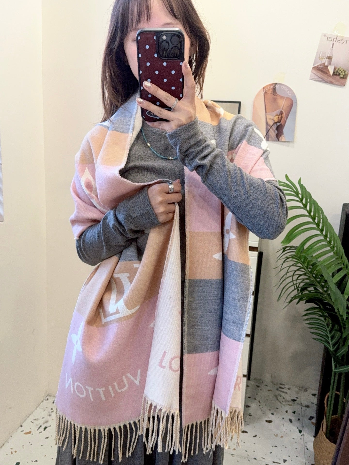 175RE43WDE Stylish Winter Scarves