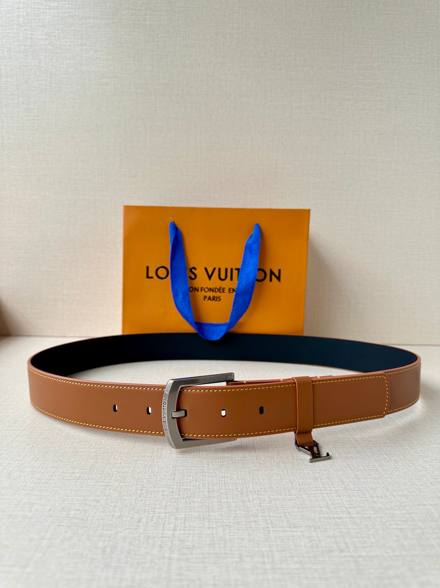 1WE160PDE Stylish  High quality belt With full package