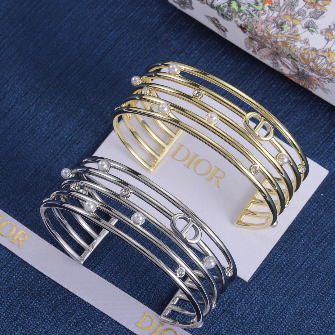 14D418KDE Stylish Bracelets