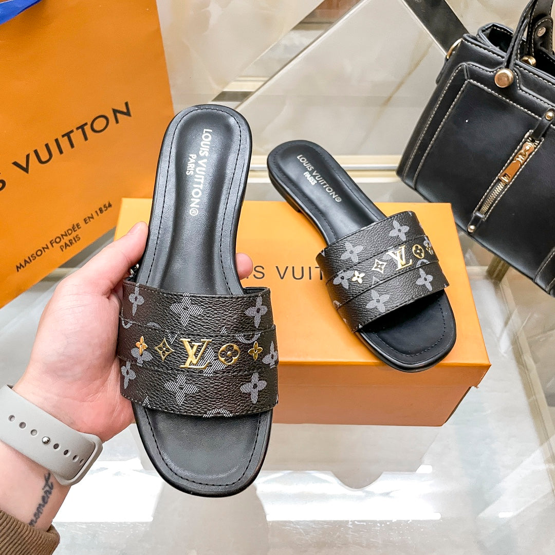 14E96ZDE Stylish Slippers