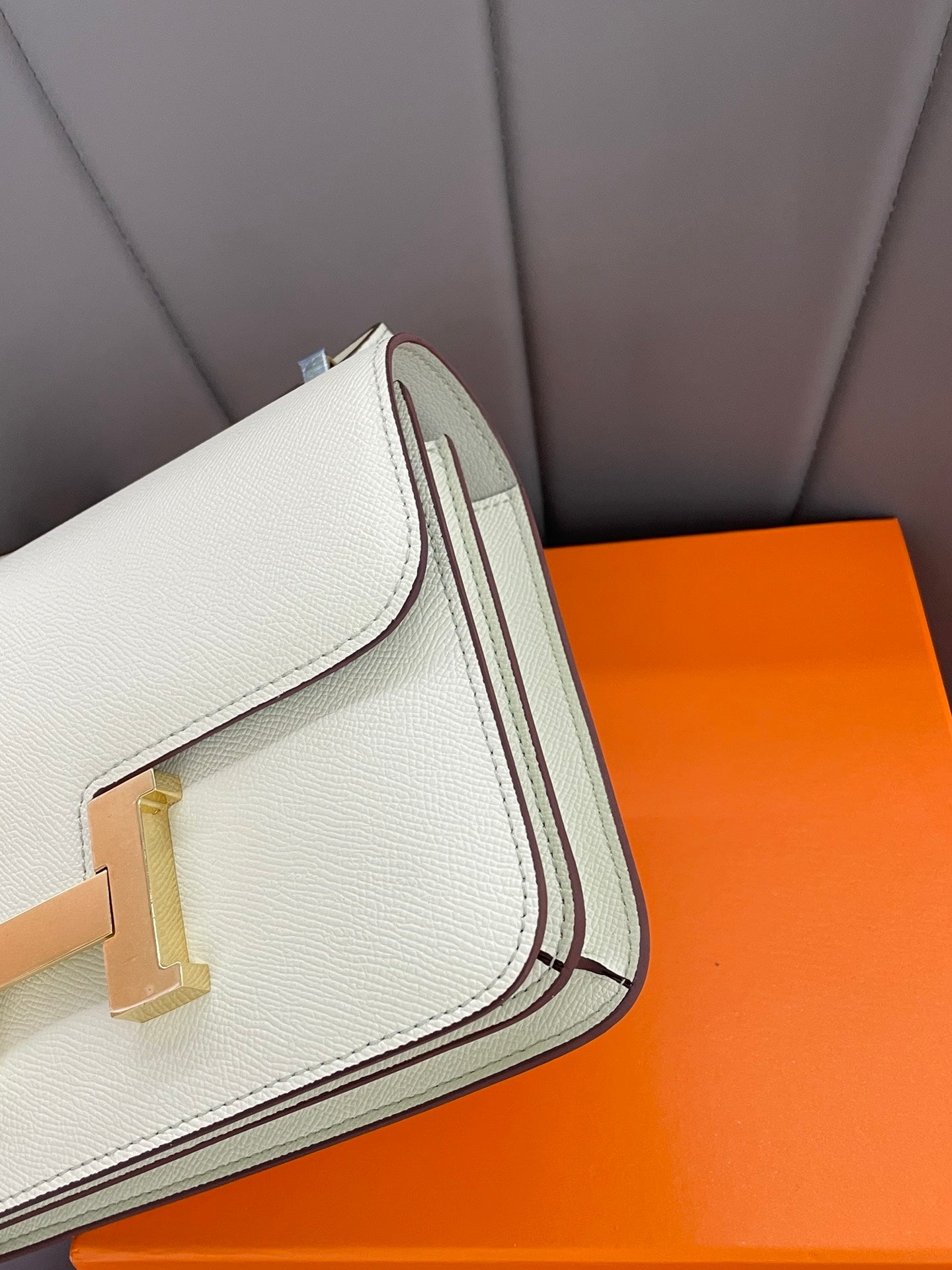 155NH64BDE Stylish leather bag