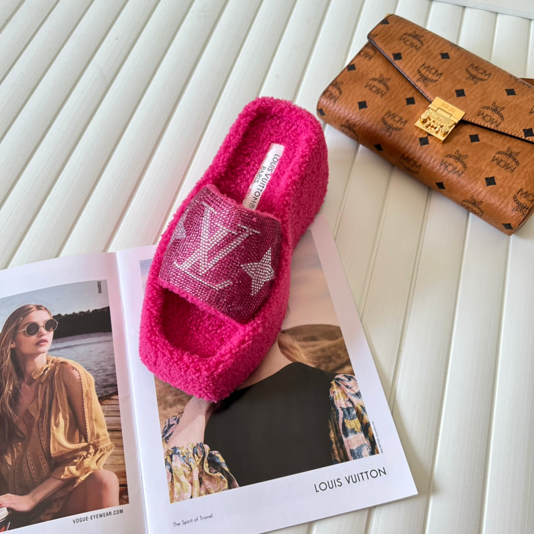 14E91ZDE Stylish Slippers