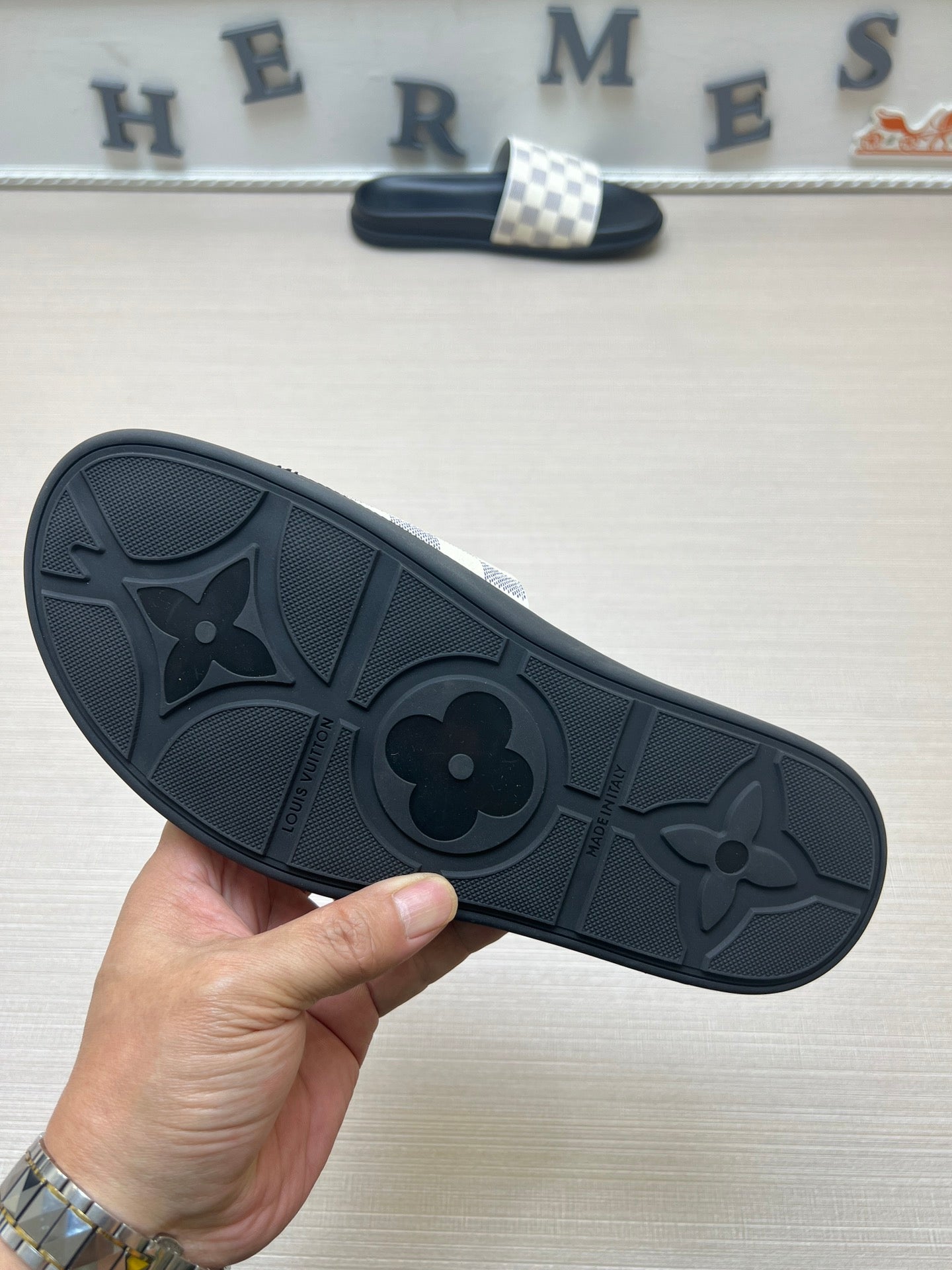 54E61ZDE Stylish slippers
