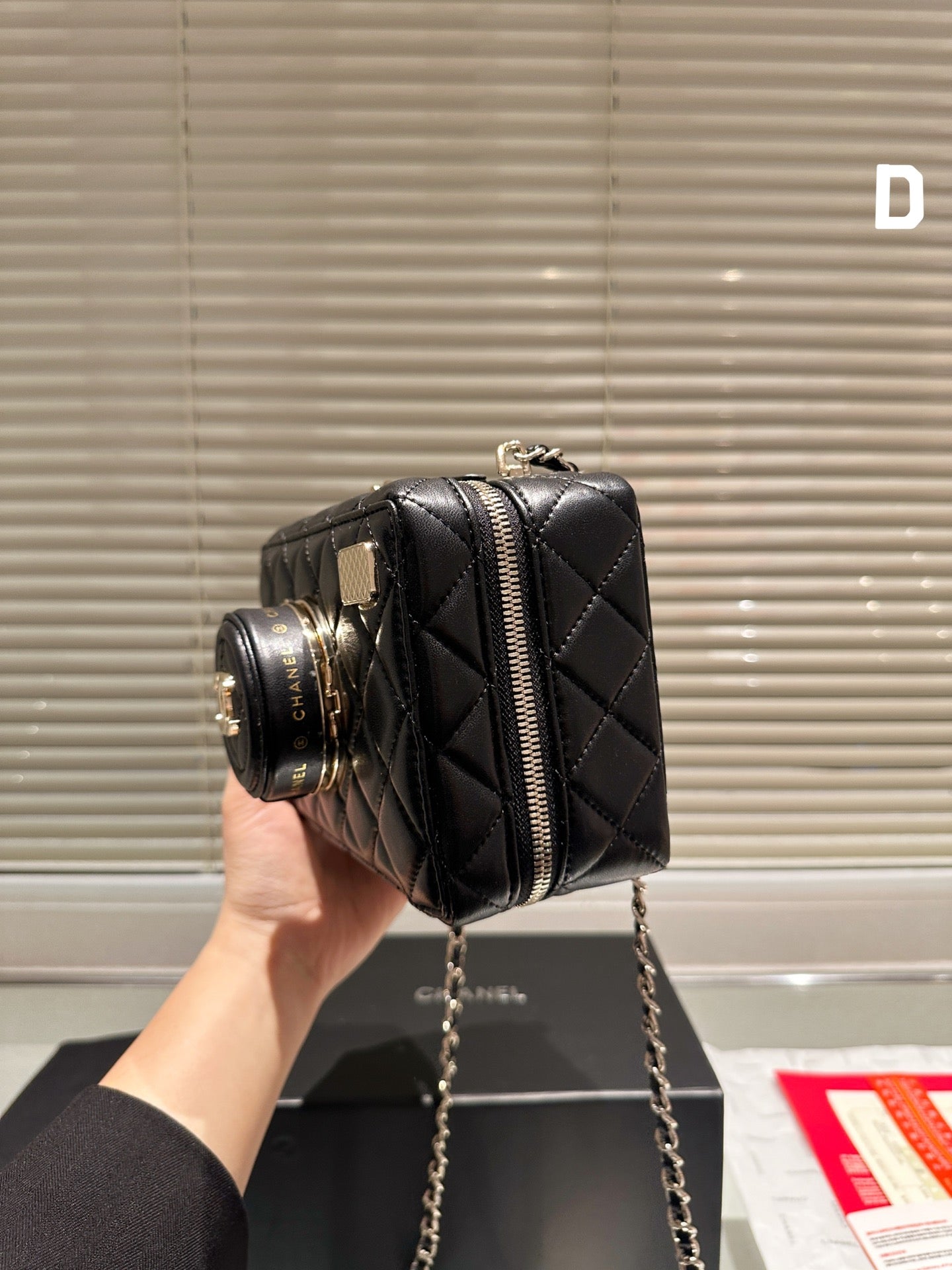 6XC420BDE Stylish Camera Bag