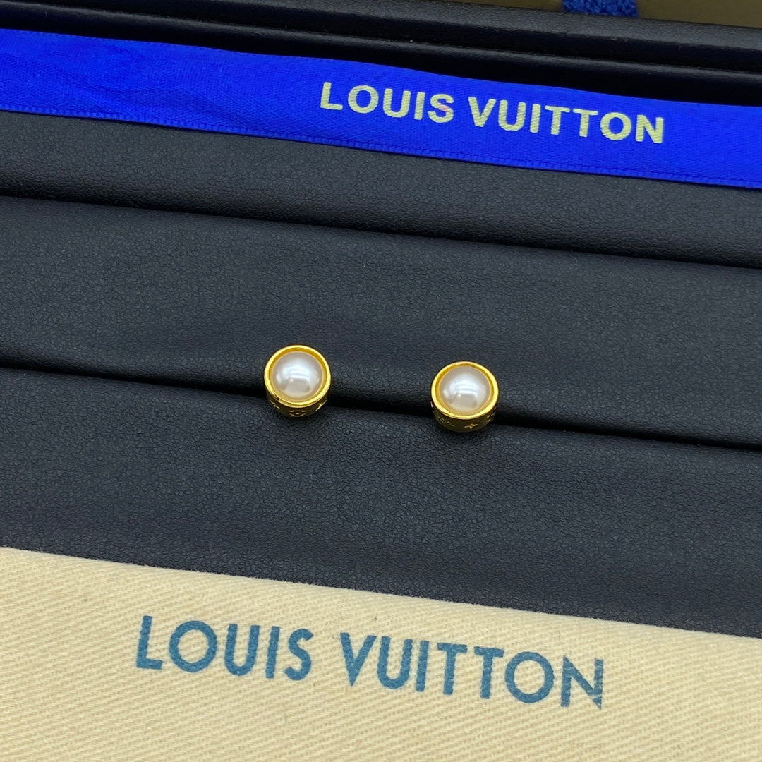 14E1022EDE Stylish  Earrings