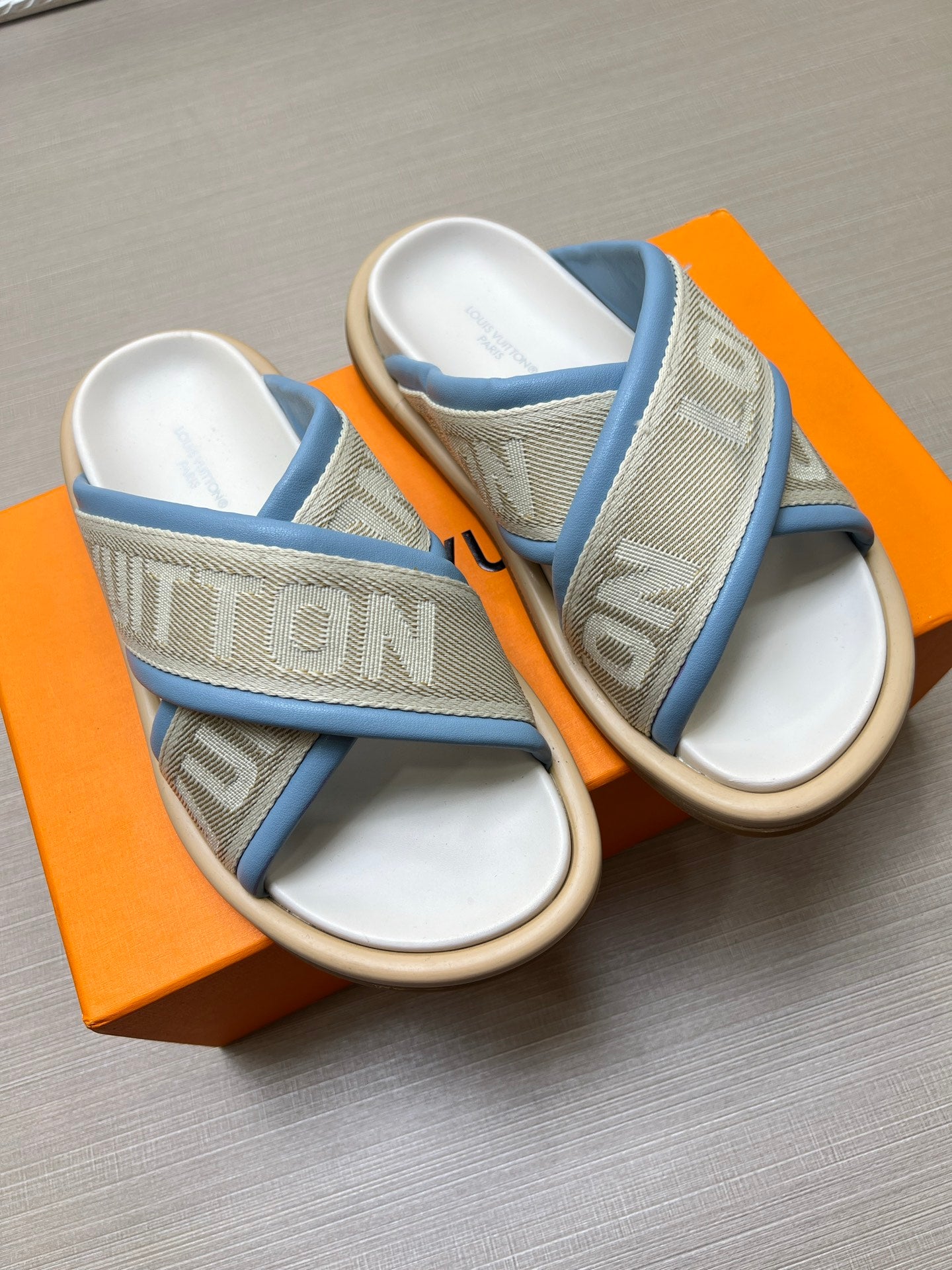 535ZE271ZDE Stylish Slippers