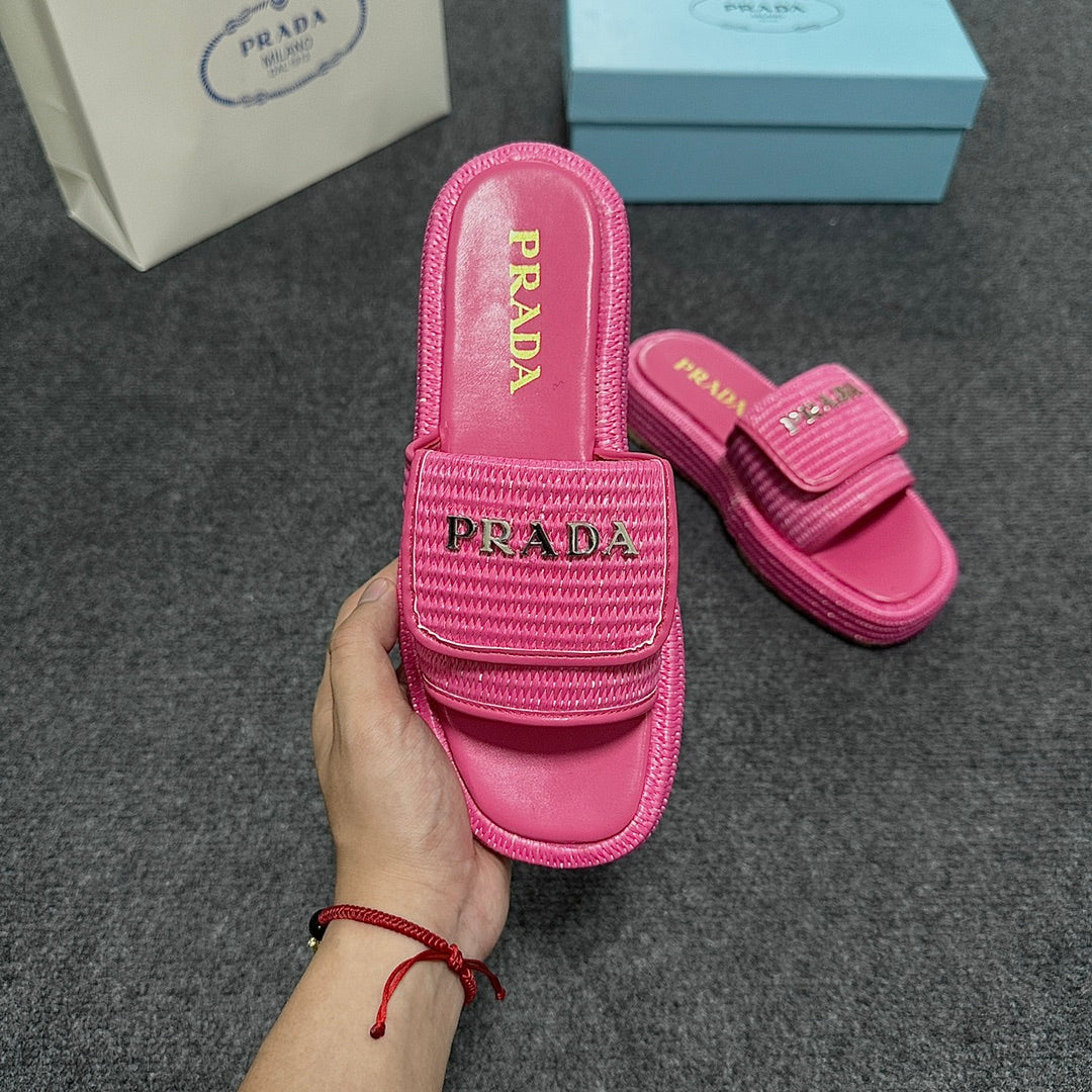 14PD24ZDE Stylish slippers
