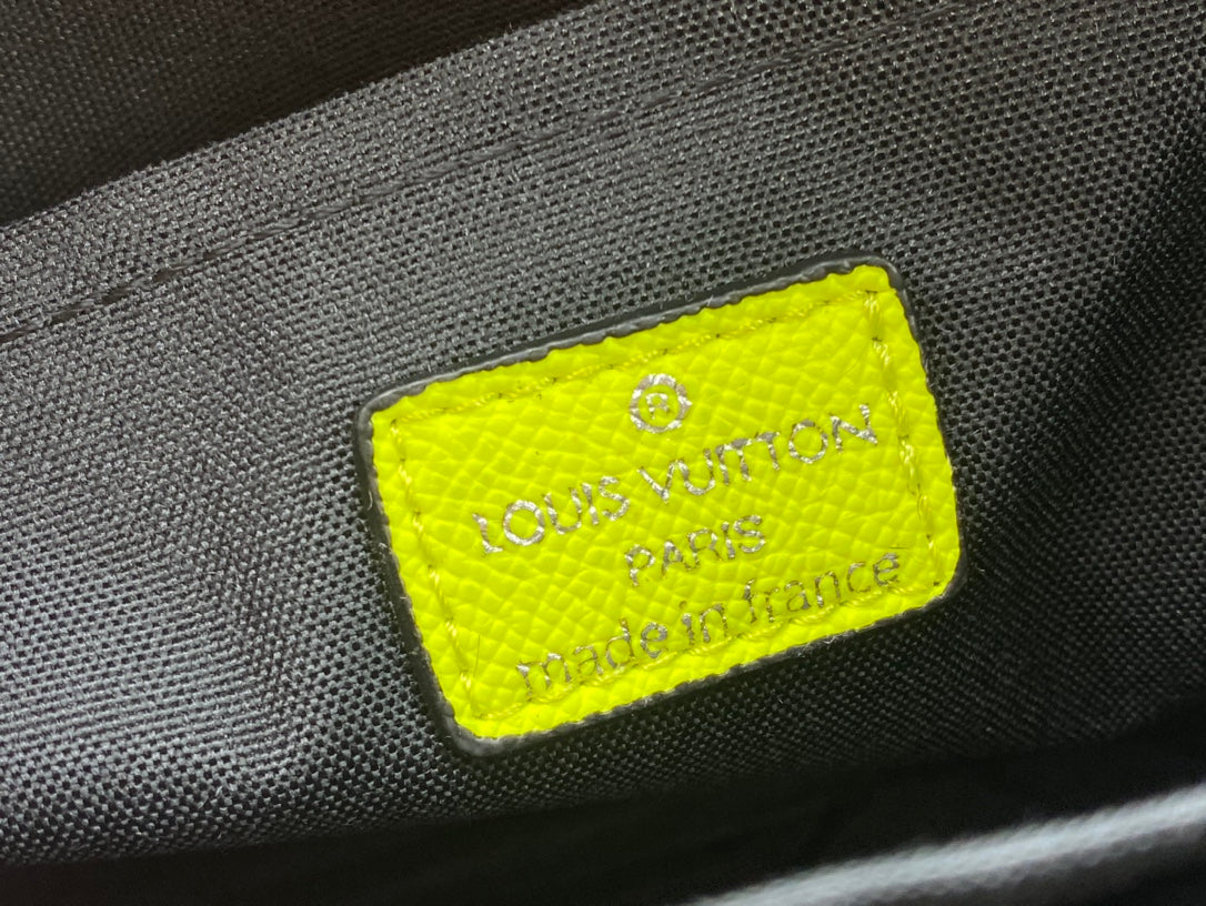 2XE261BDE Stylish leather bag 