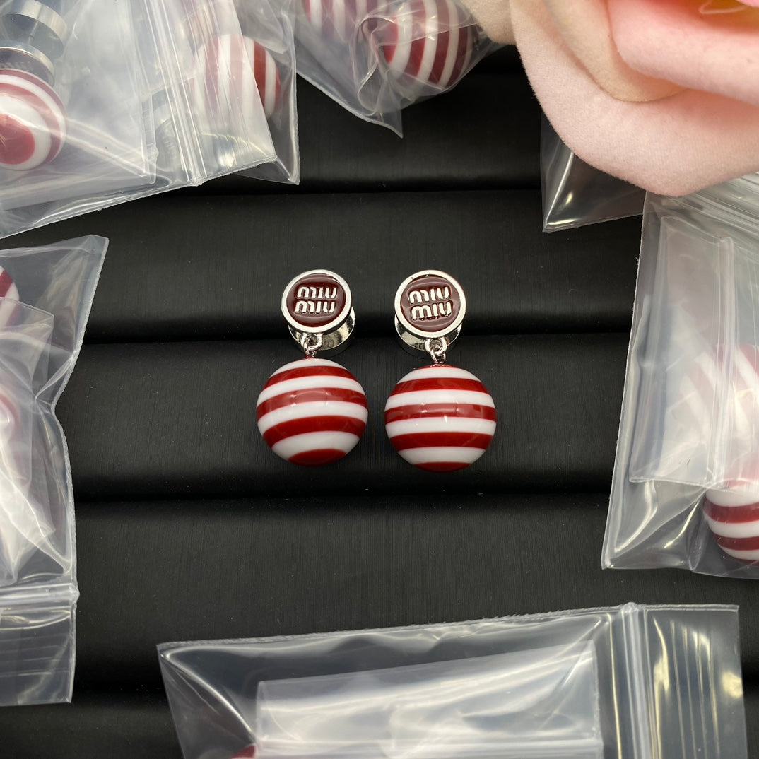 14A993EDE Stylish Earrings