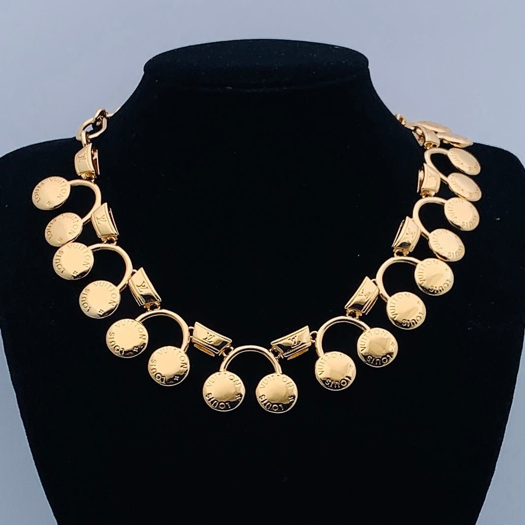 14E970XDE Stylish Necklaces