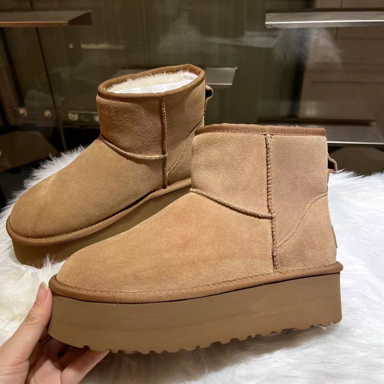 2YA95ZDE Stylish snow boots