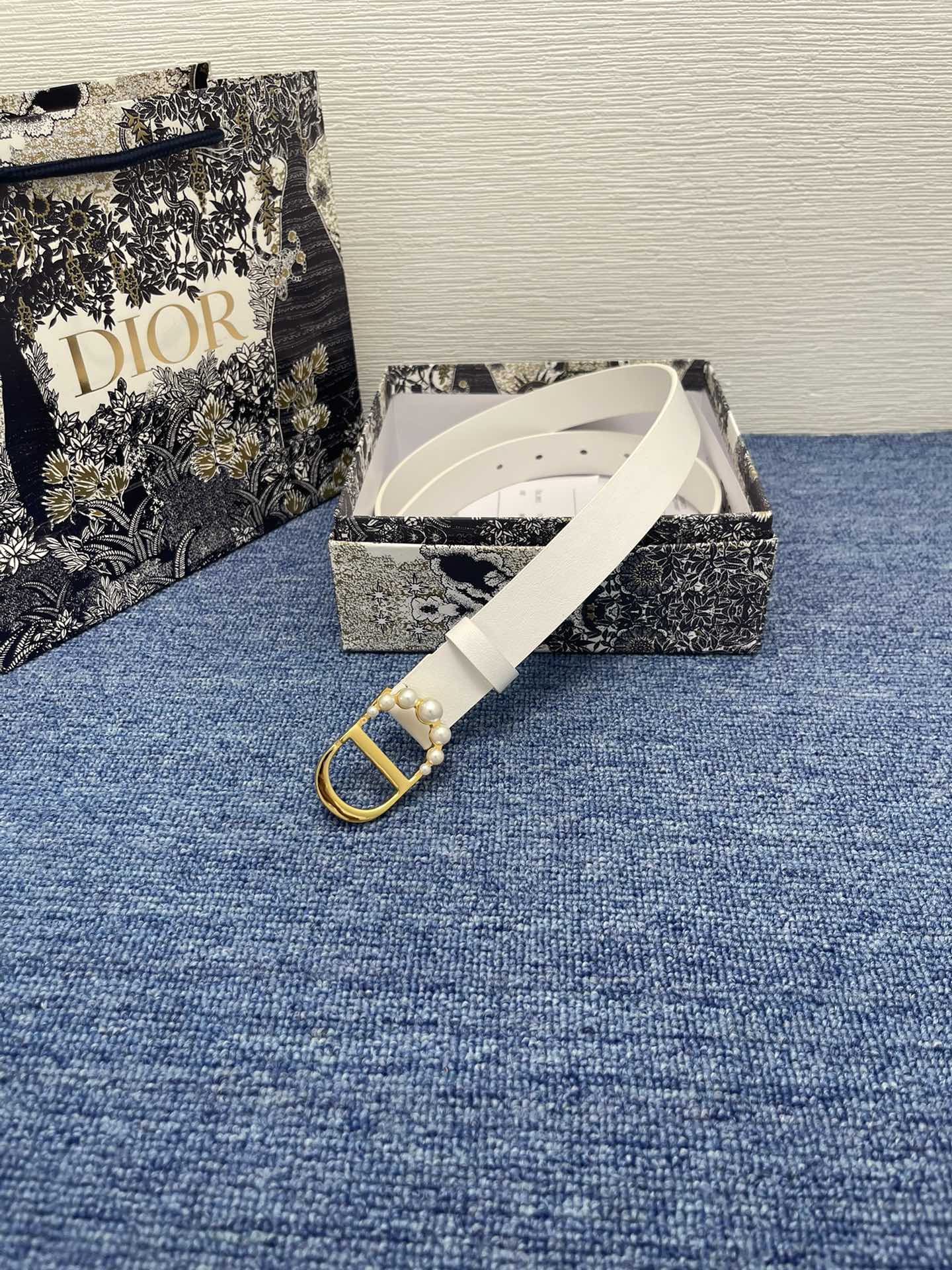 155RD199PDE Stylish  High quality belt With full package