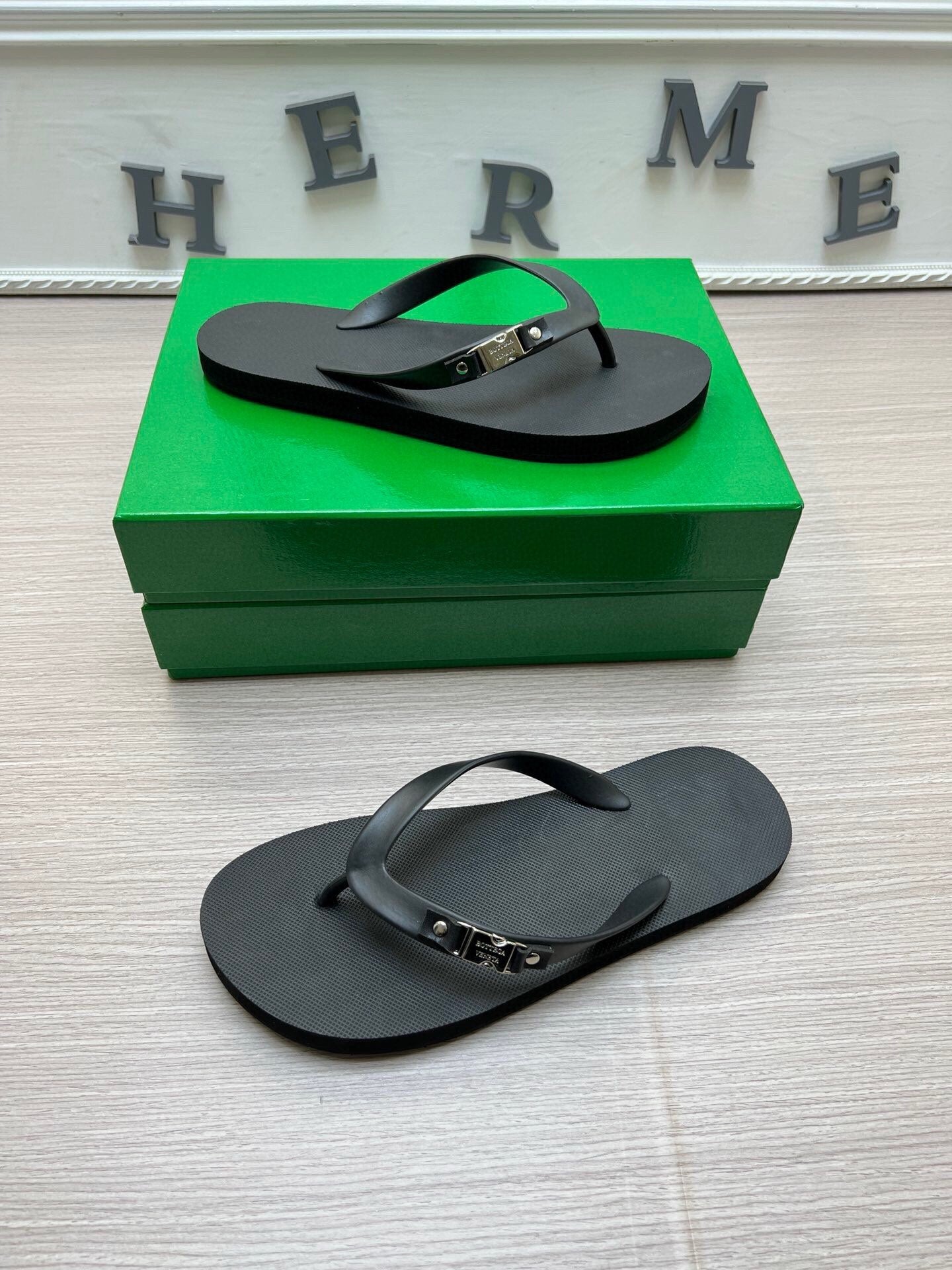 54A162ZDE Stylish slippers