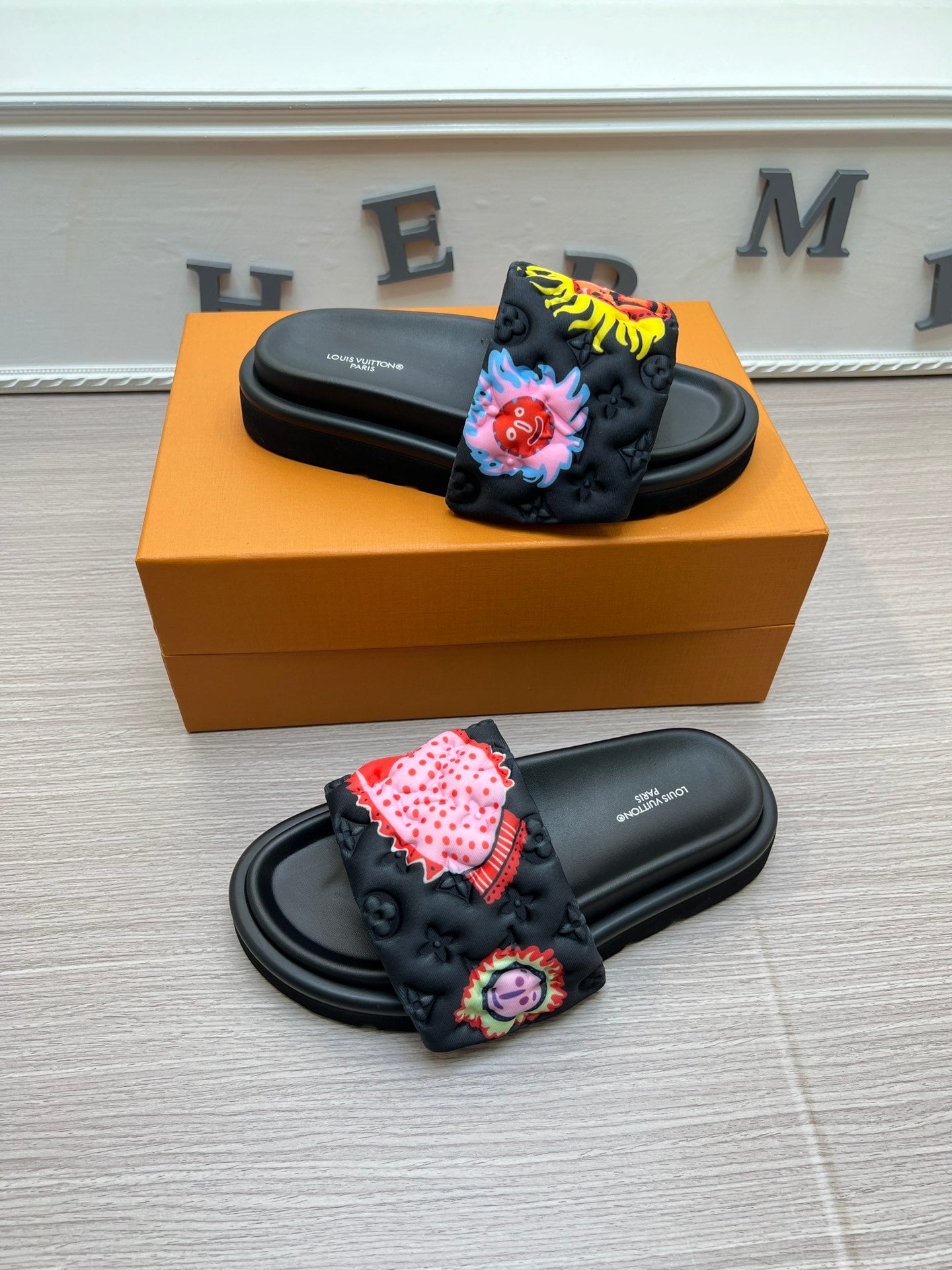 5YE154ZDE Stylish Slippers