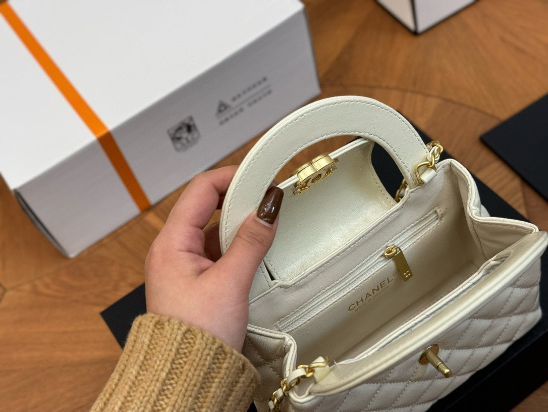 6XC425BDE Stylish leather bag