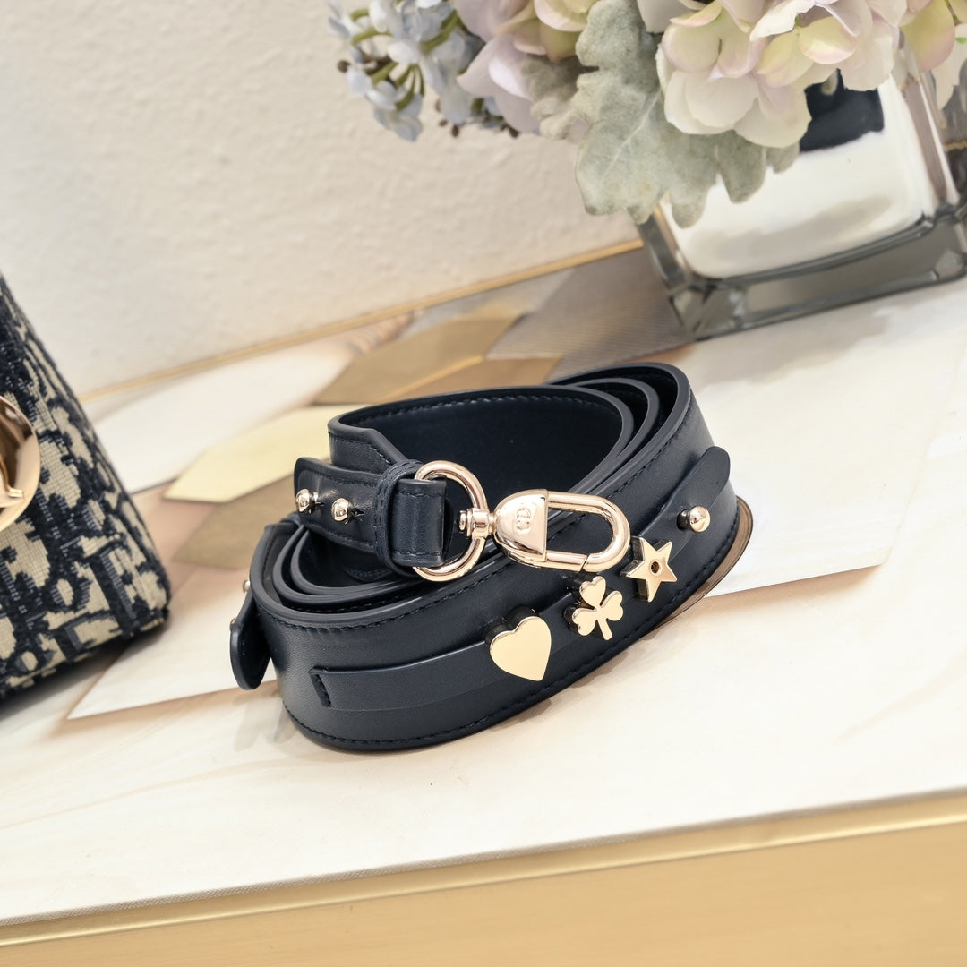 1XD439BDE Stylish embroidery bag