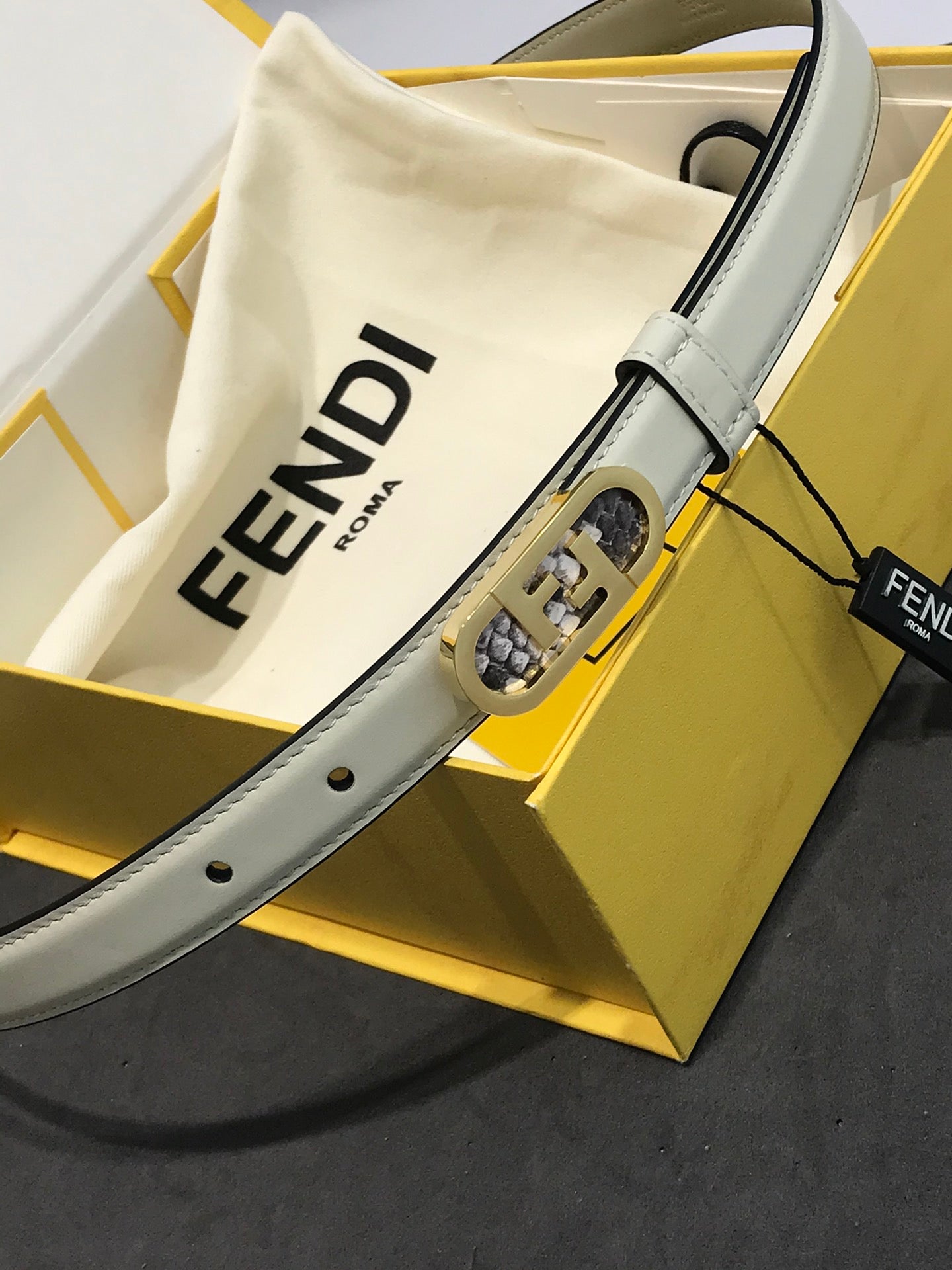 14F76PDE Stylish  High quality belt With full package