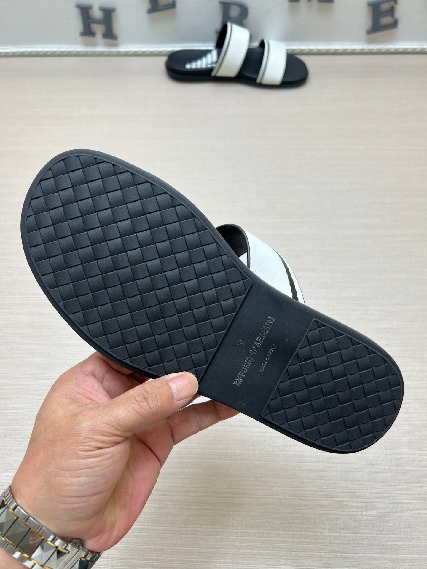54A103ZDE Stylish slippers