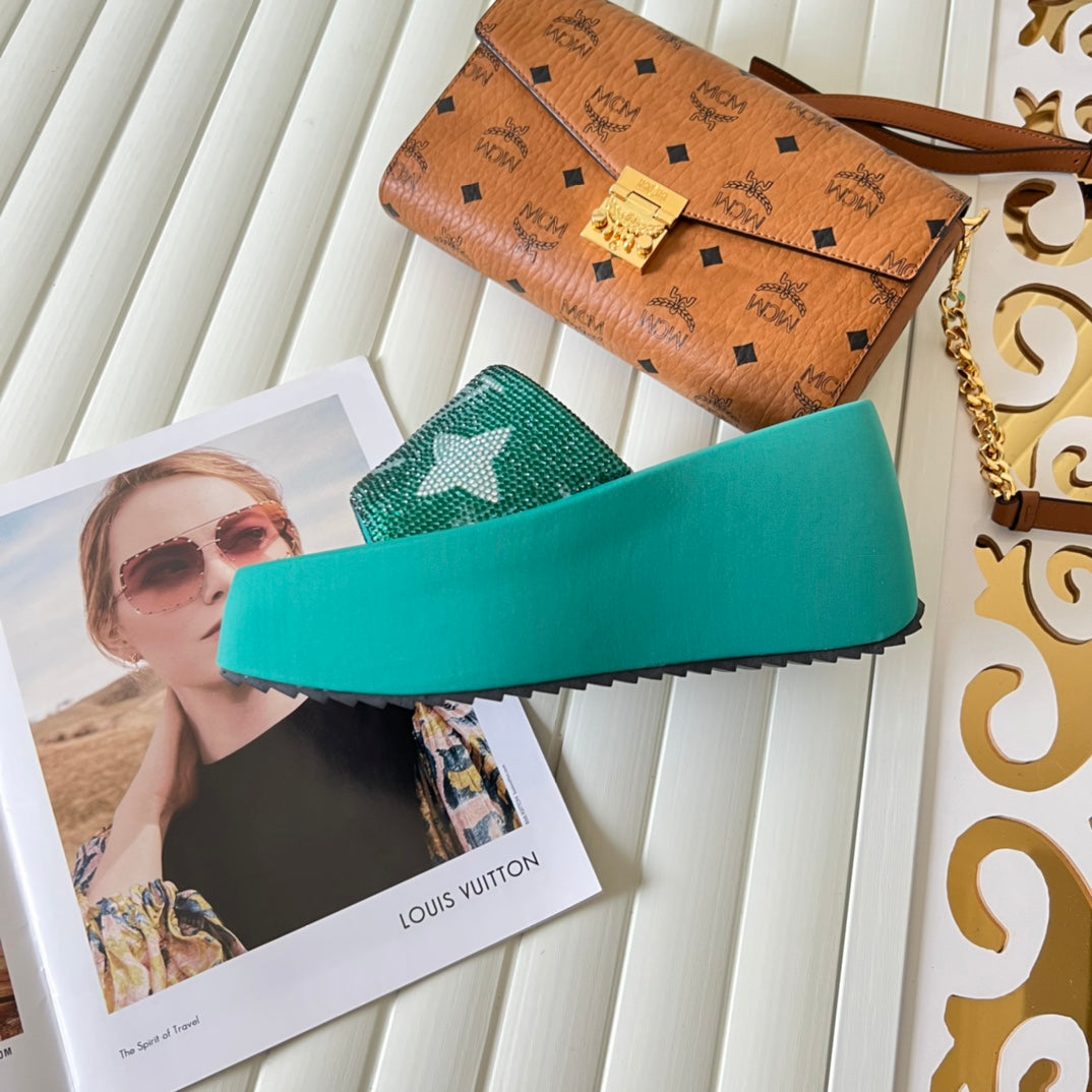 14E90ZDE Stylish Slippers