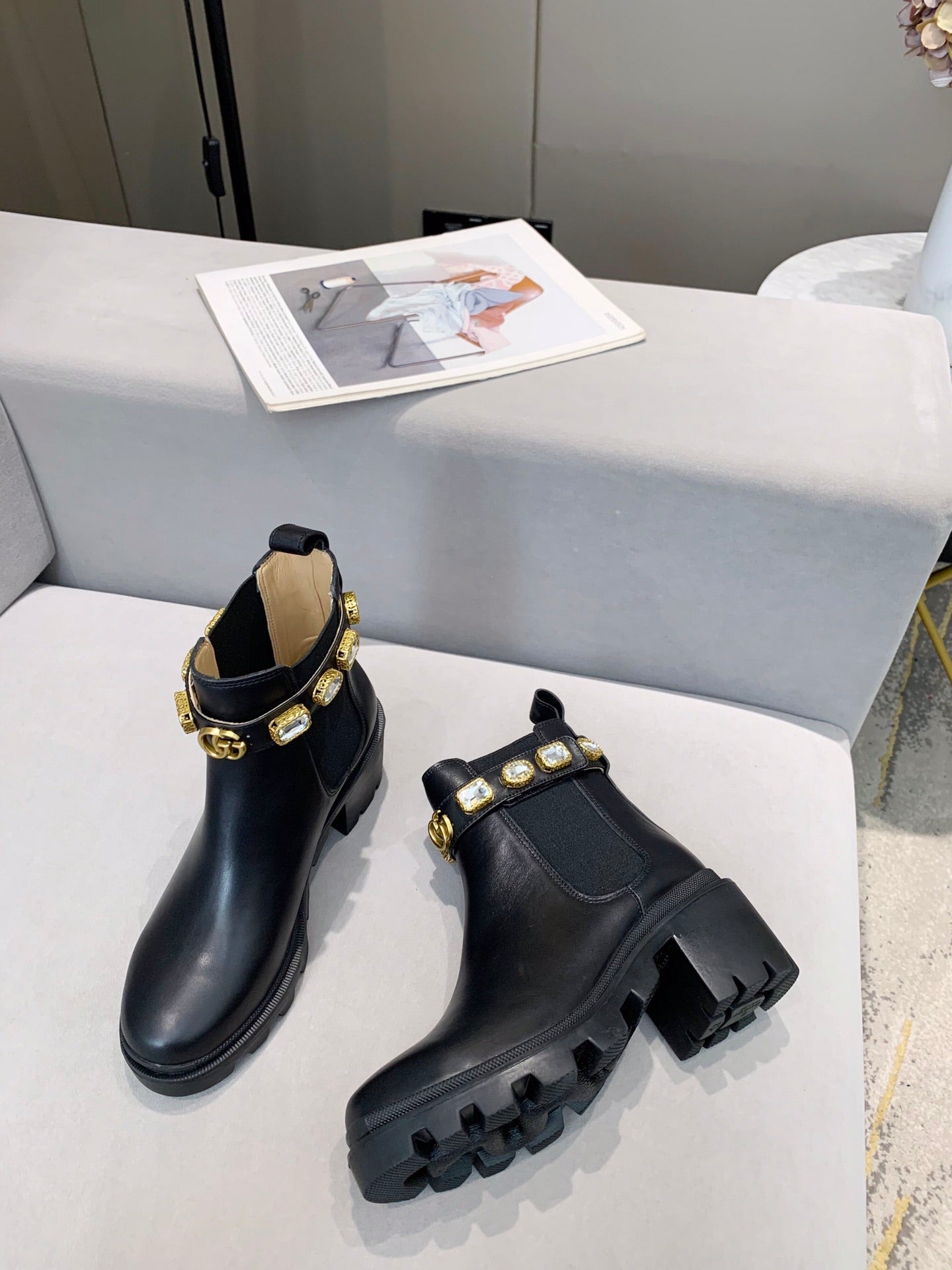 2XB195ZDE Stylish leather boot (top layer leather lining)