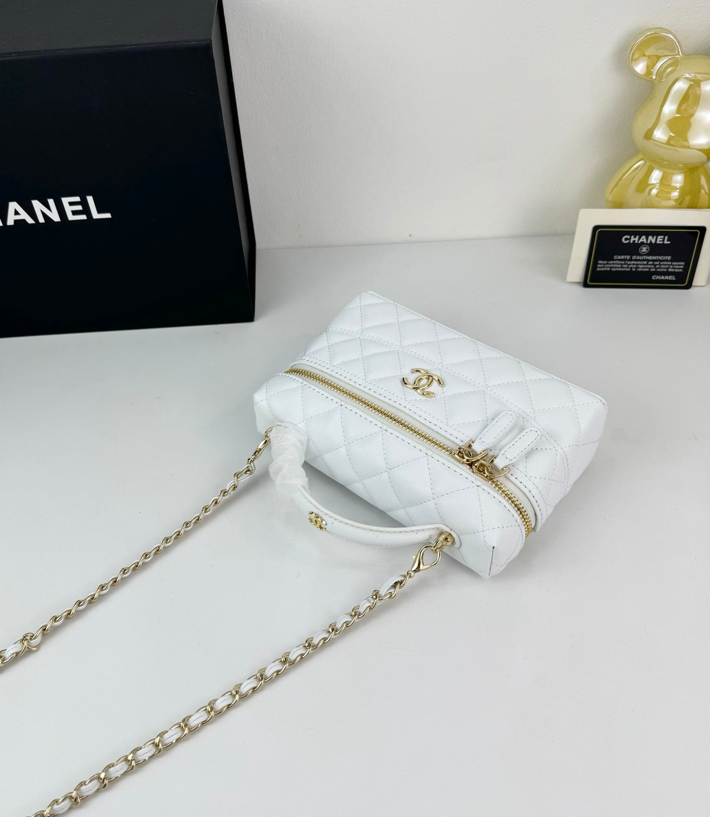 155QC3BDE Stylish leather caviar bag