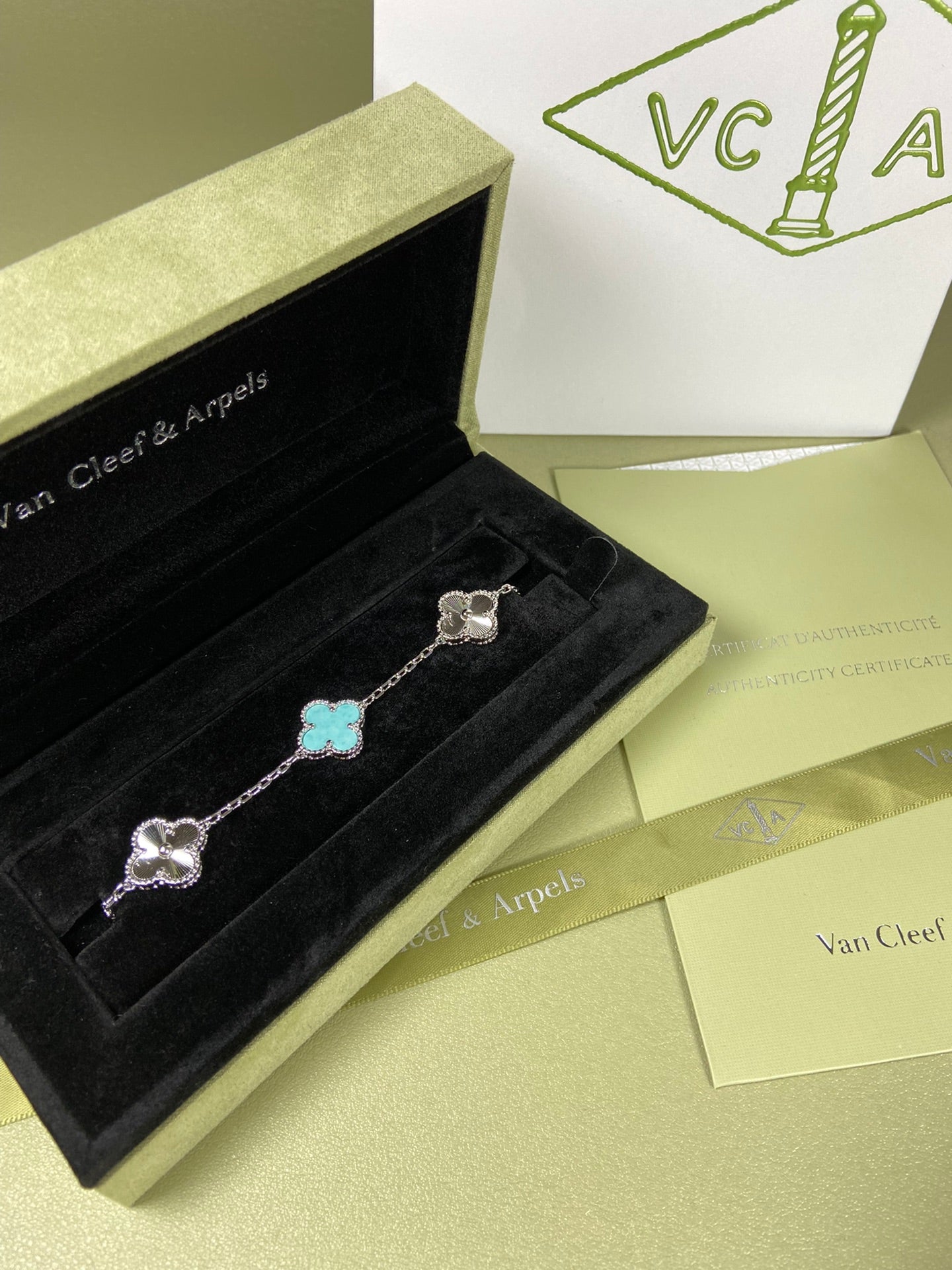 5XVA181KDE Stylish bracelets  5 flowers normal size1.5cm flower