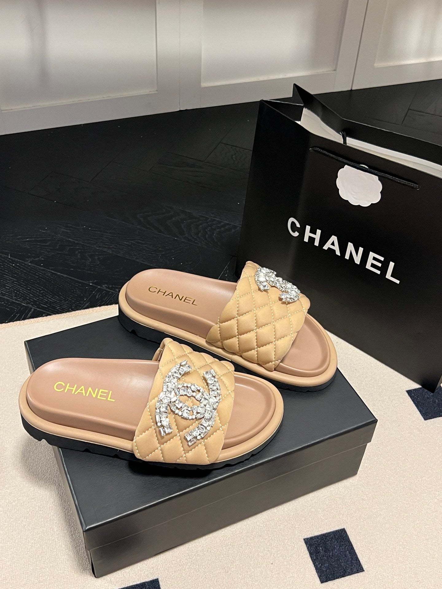 14C93ZDE Stylish Slippers