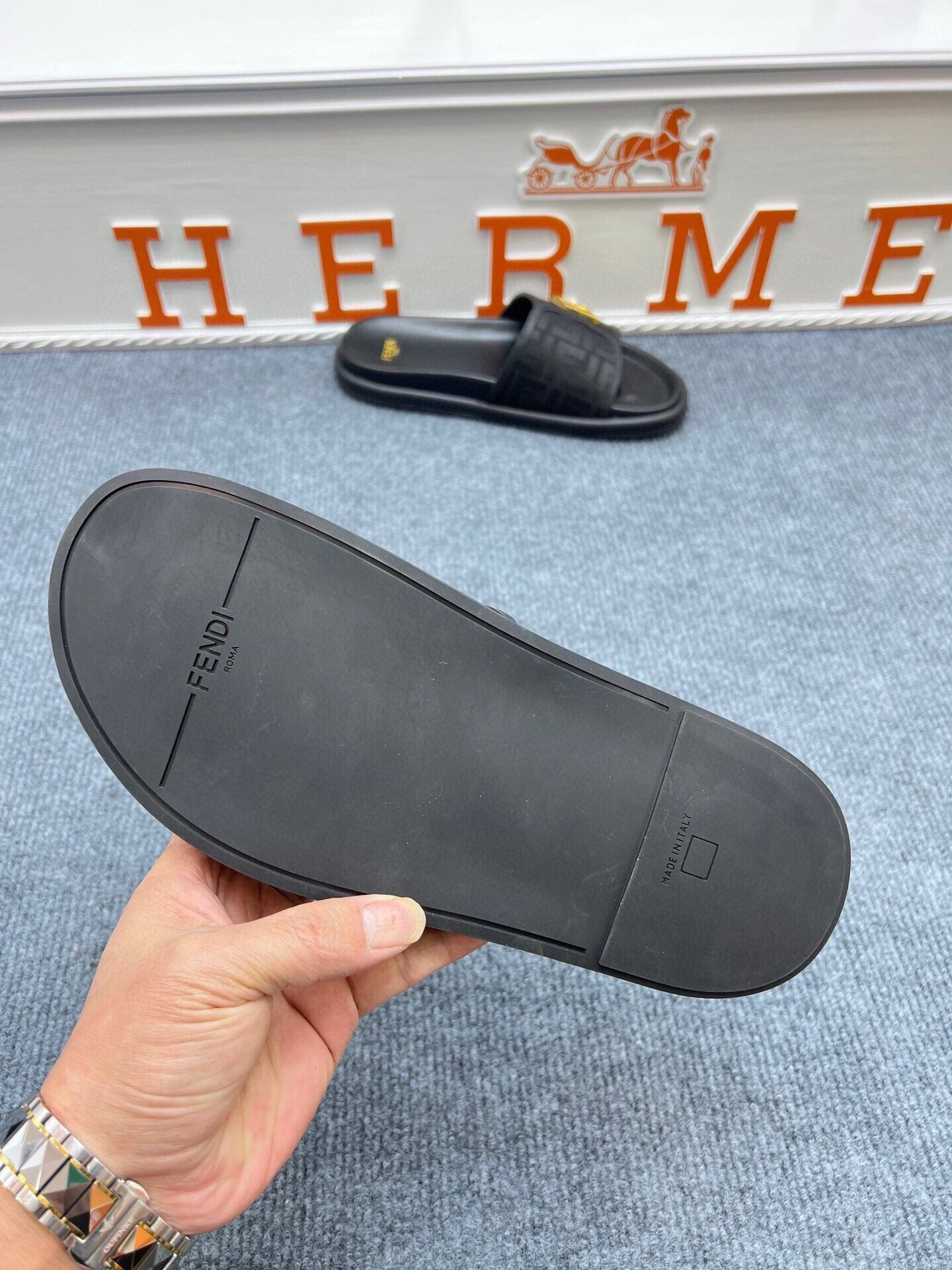 54F37ZDE Stylish slippers