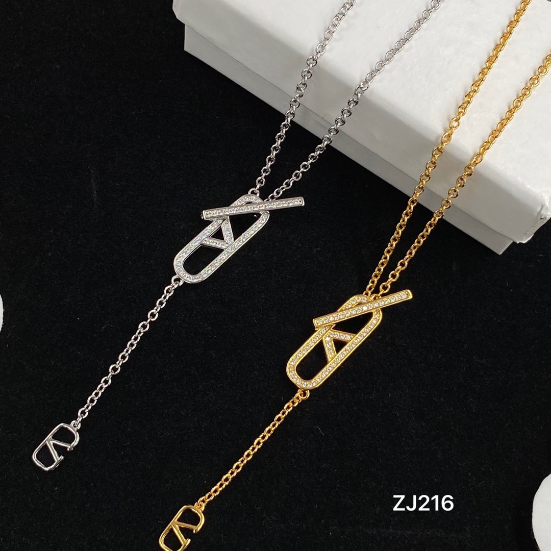 1YVL76XDE Stylish Necklaces