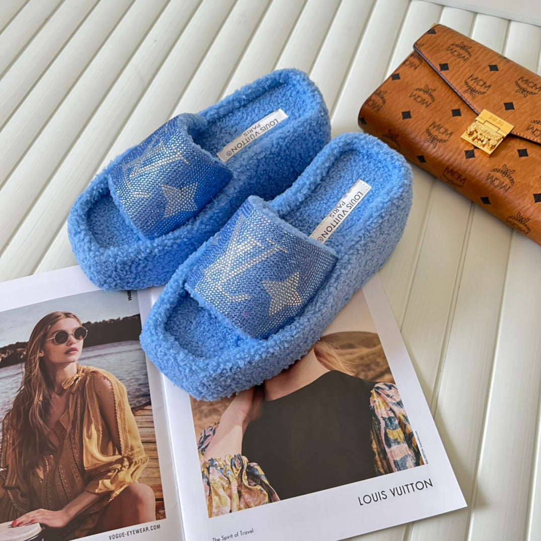 14E91ZDE Stylish Slippers