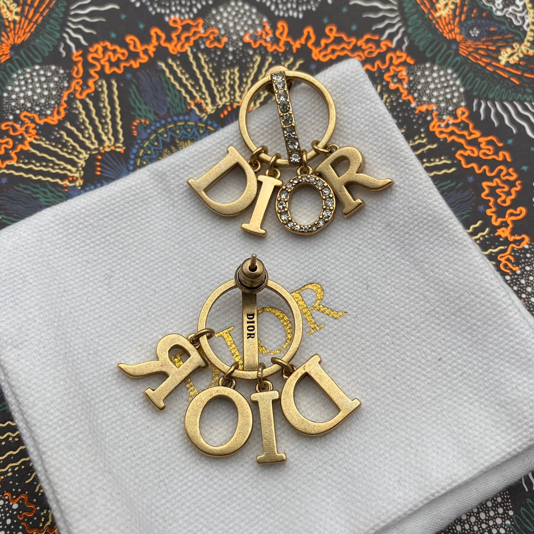 1YD471EDE Stylish Earrings