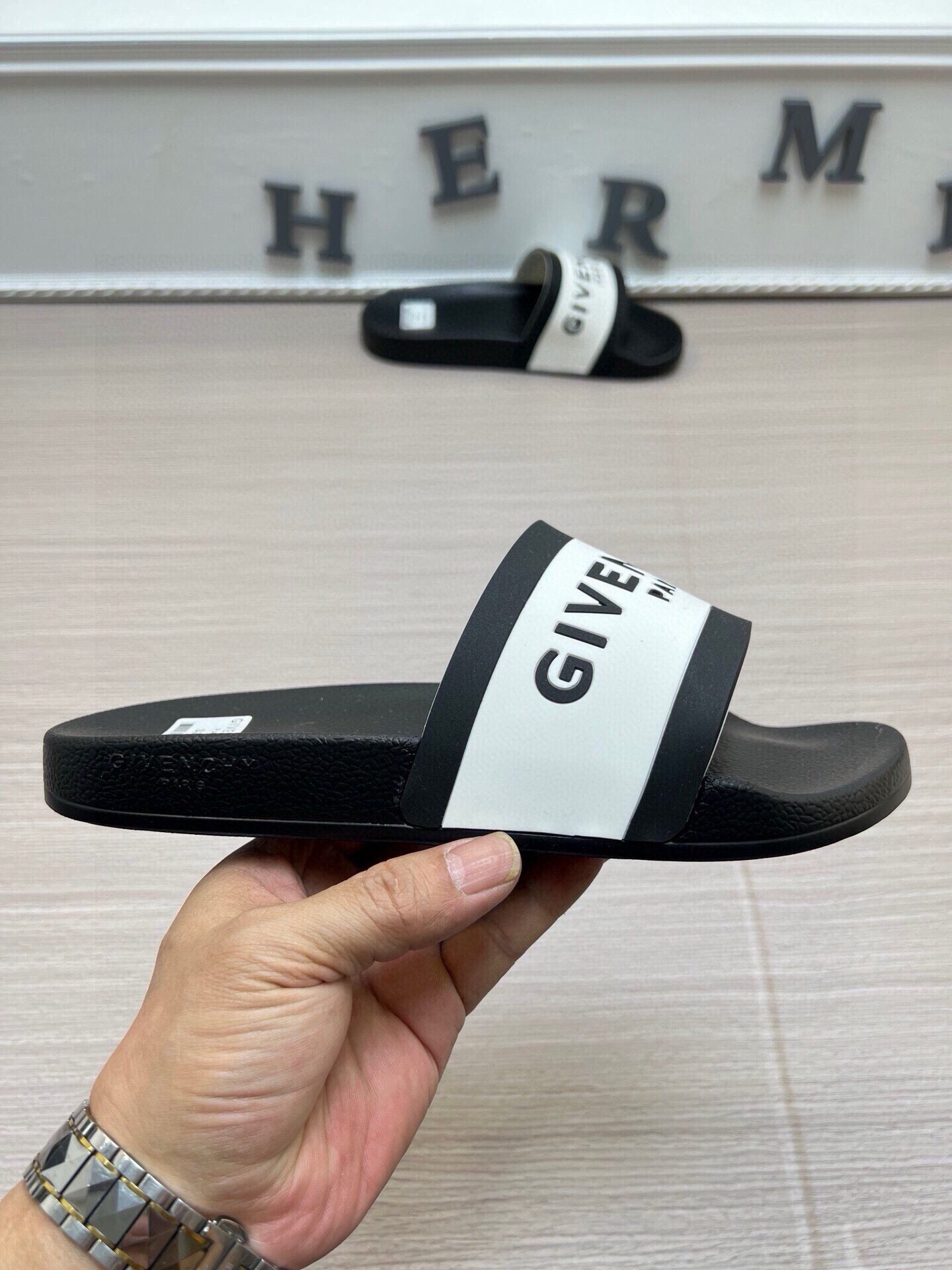 535ZGV264ZDE Stylish Slippers