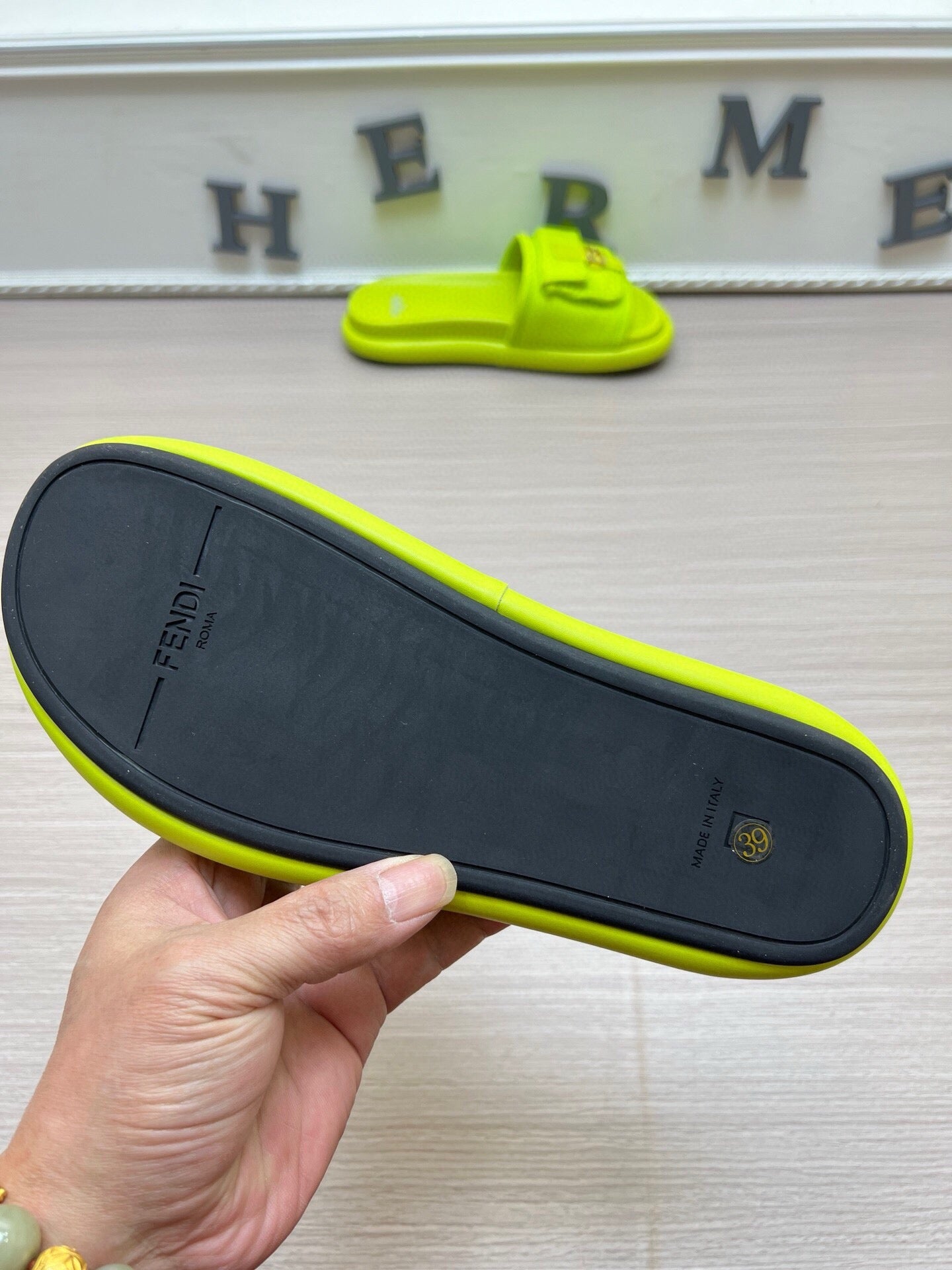 54F125ZDE Stylish slippers