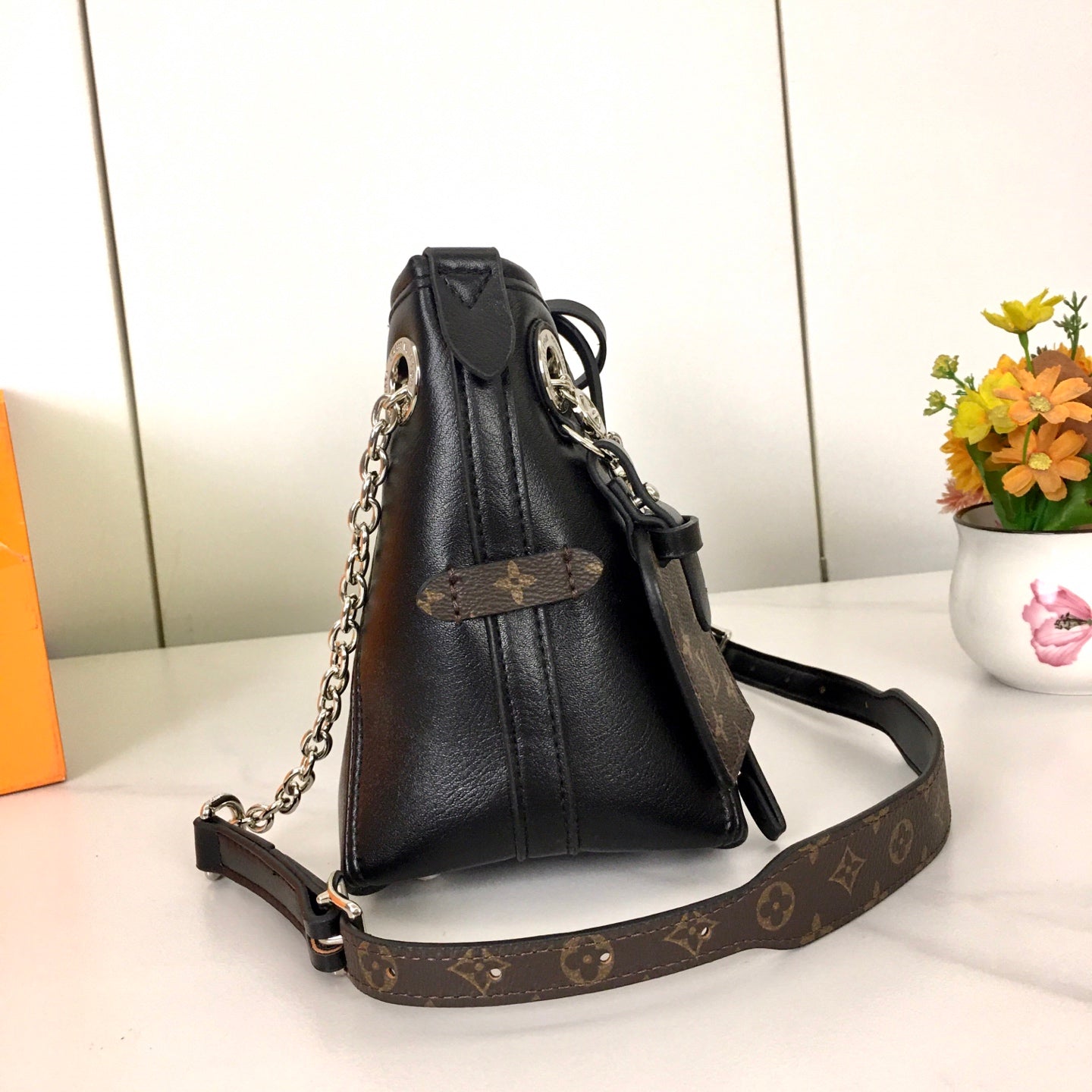 1WE113BDE Stylish leather bag